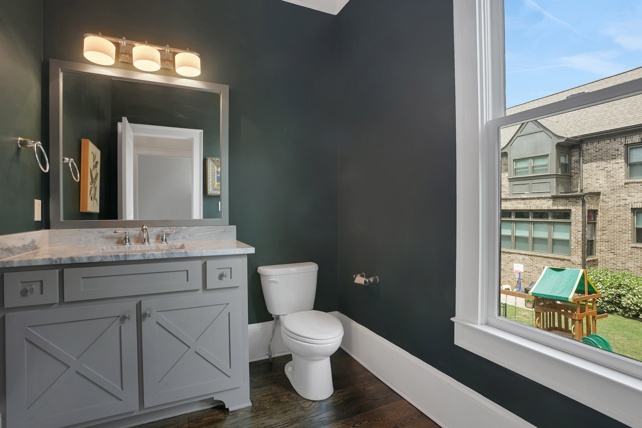  Sophisticated Brick Residence in Coveted Brookhaven Location - 物件實景