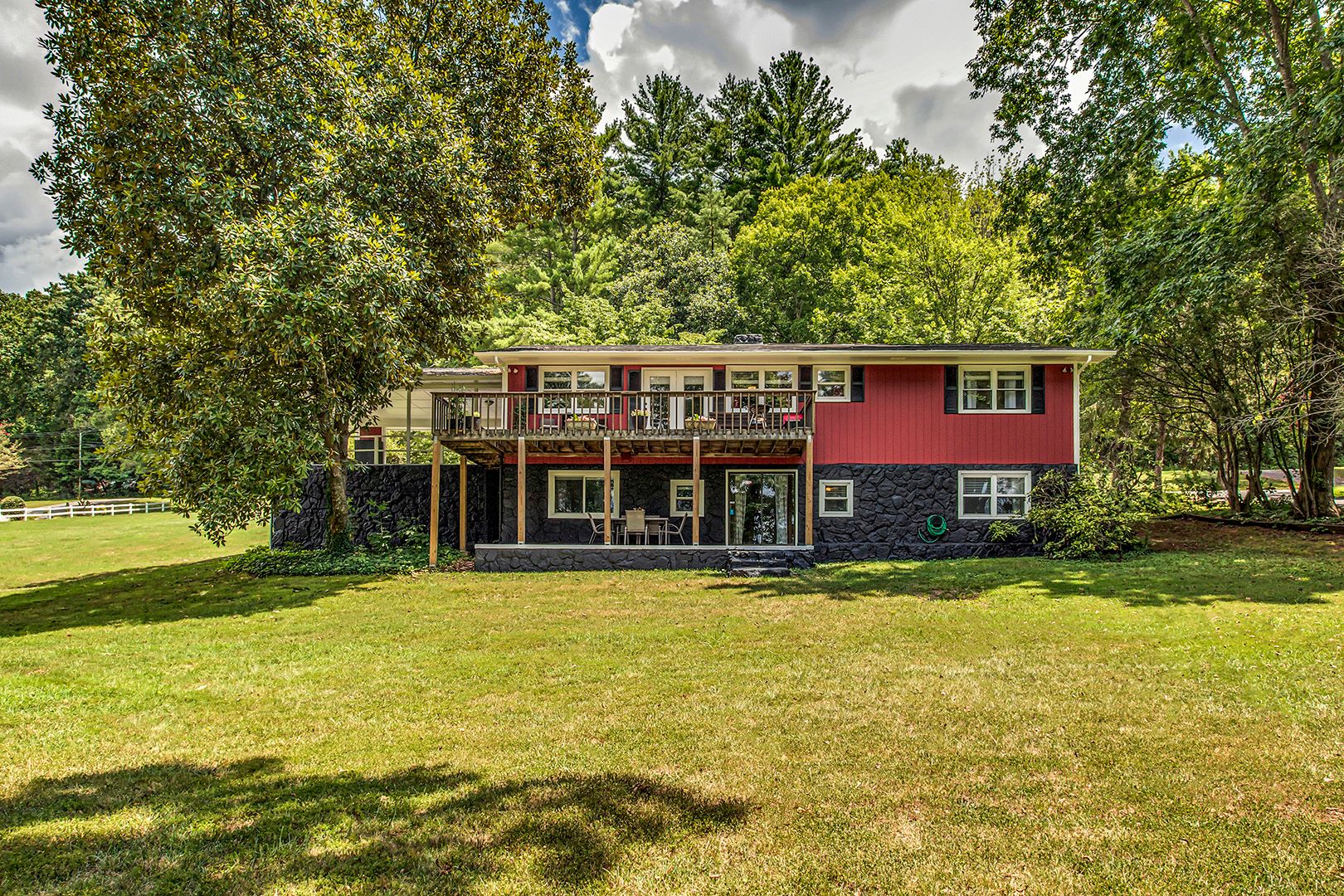 Harriman, Tennessee, 37748, United States, 3 Bedrooms Bedrooms, ,3 BathroomsBathrooms,Residential,For Sale,2011405