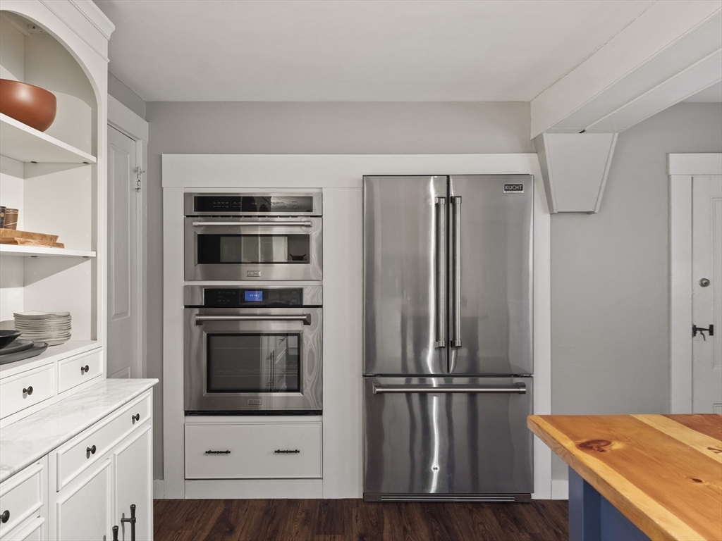 Carlisle, Massachusetts, 01741, United States, 3 Bedrooms Bedrooms, ,4 BathroomsBathrooms,Residential,For Sale,1804776