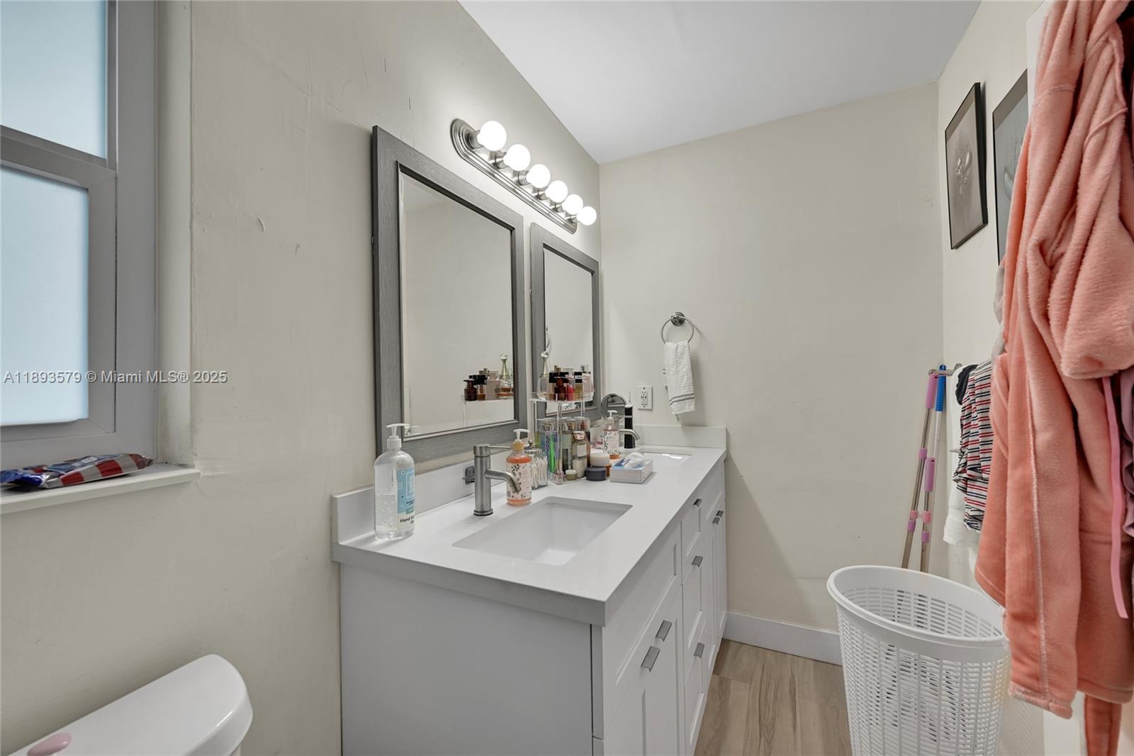 Miami Gardens, Florida, 33169, United States, 5 Bedrooms Bedrooms, ,2 BathroomsBathrooms,Residential,For Sale,1977274