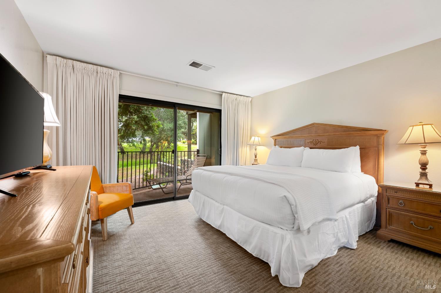 Napa, California, 94558, United States, 3 Bedrooms Bedrooms, ,2 BathroomsBathrooms,Residential,For Sale,1988085