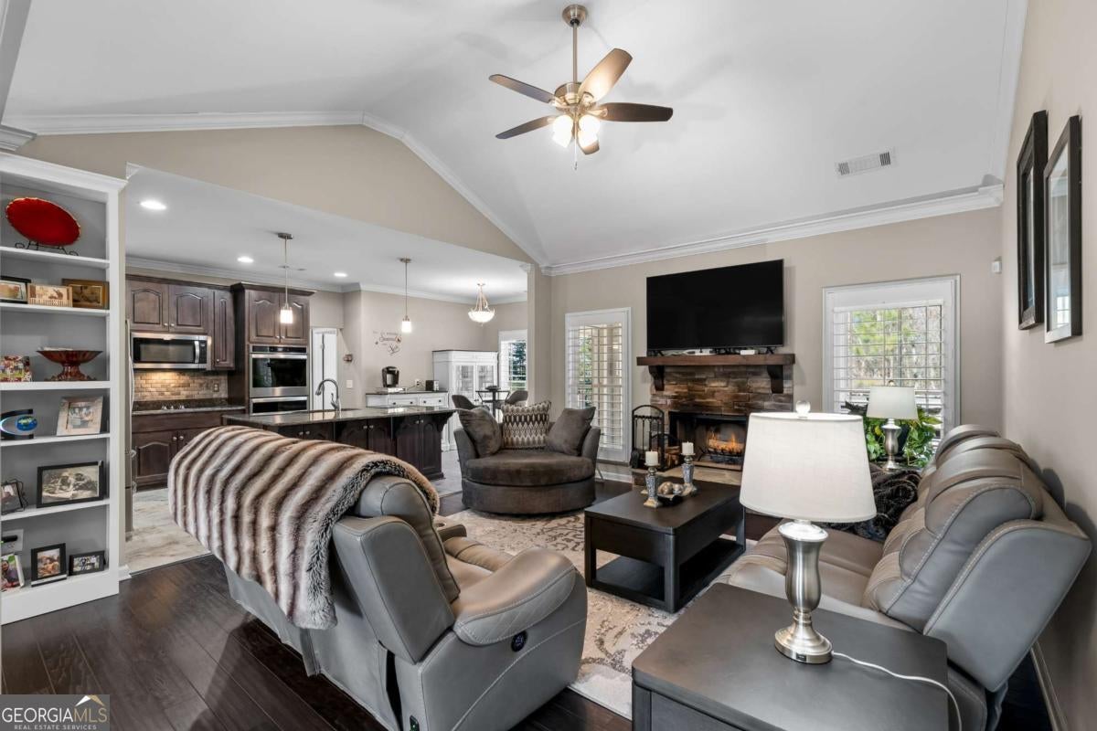 Ellijay, Georgia, 30536, United States, 3 Bedrooms Bedrooms, ,2 BathroomsBathrooms,Residential,For Sale,2013389