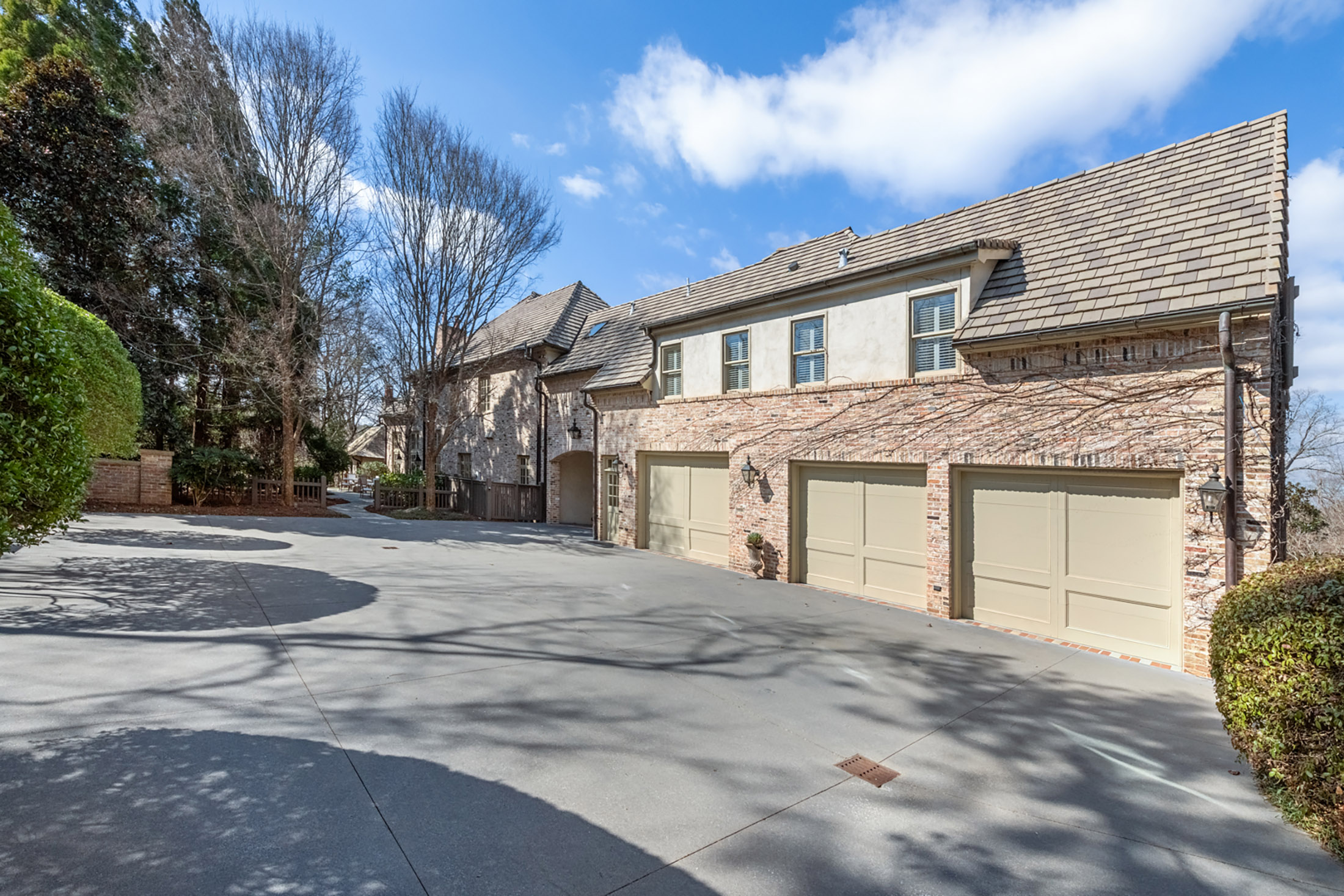  Magnificent Buckhead Home on 2.2+/- Acres with Pool and Pool House - 物件實景