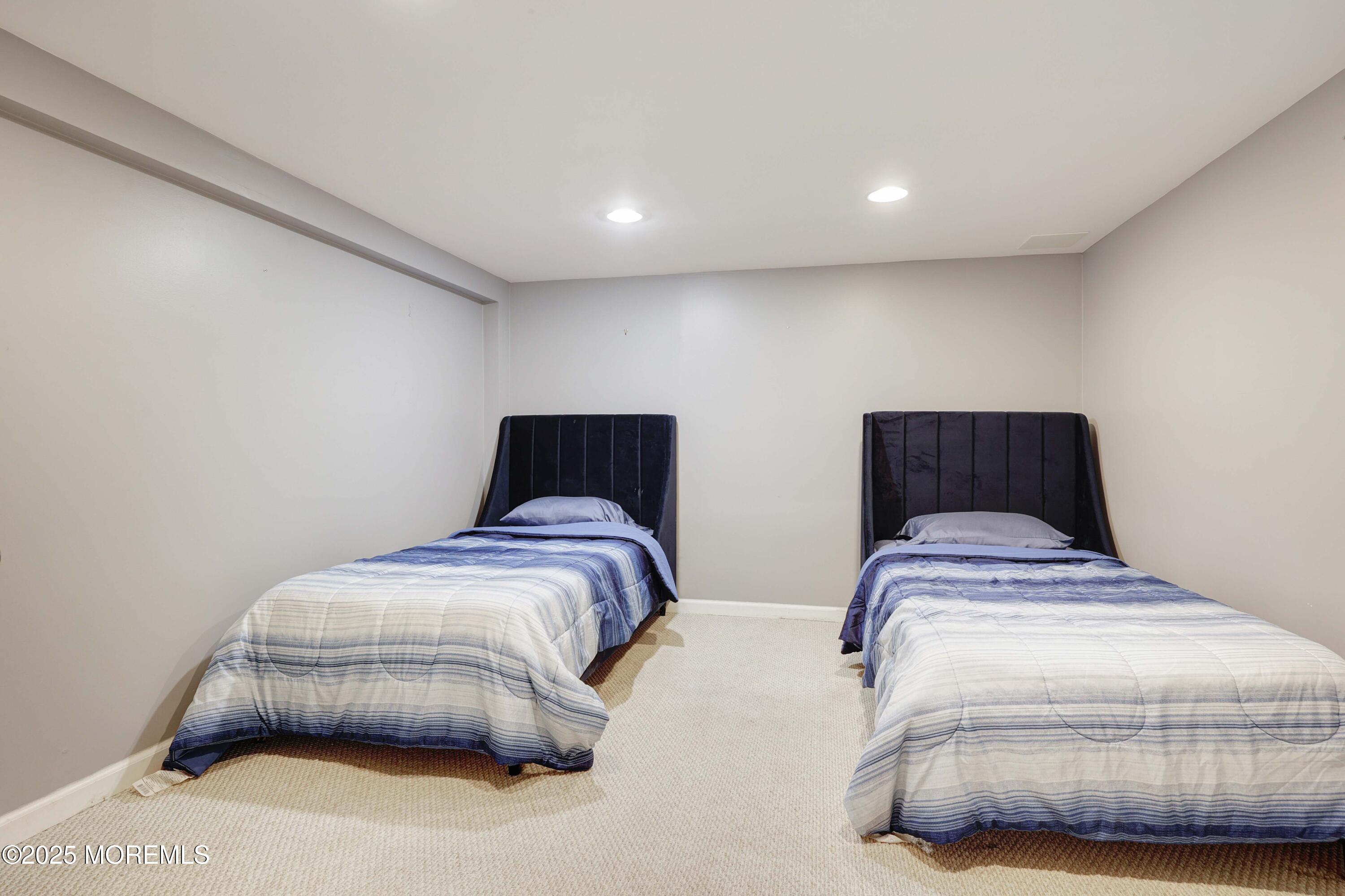 Oakhurst, New Jersey, 07755, United States, 3 Bedrooms Bedrooms, ,2 BathroomsBathrooms,Residential,For Sale,1754525
