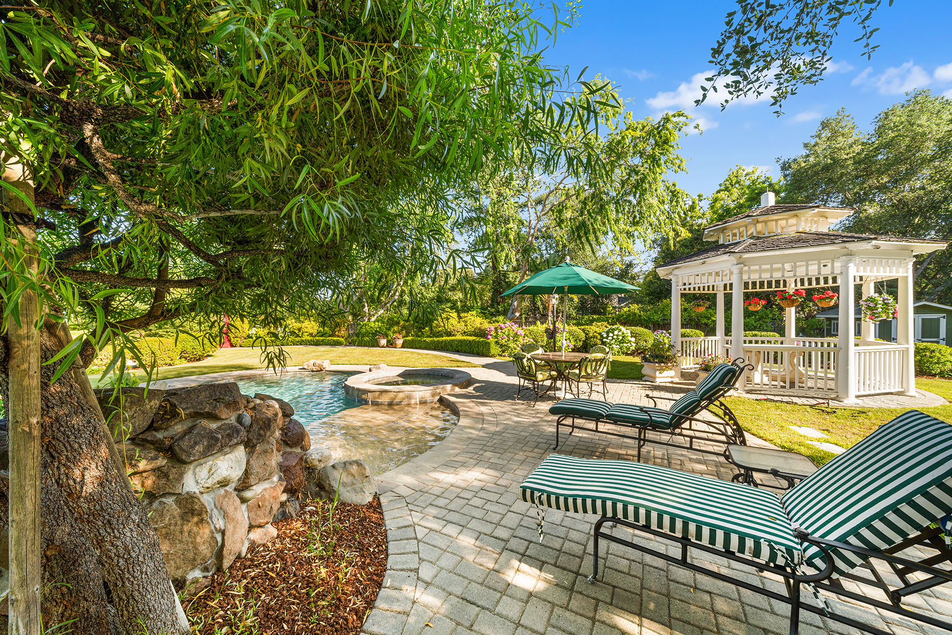 Stunning Saratoga Estate on Expansive Private Grounds - 物件實景