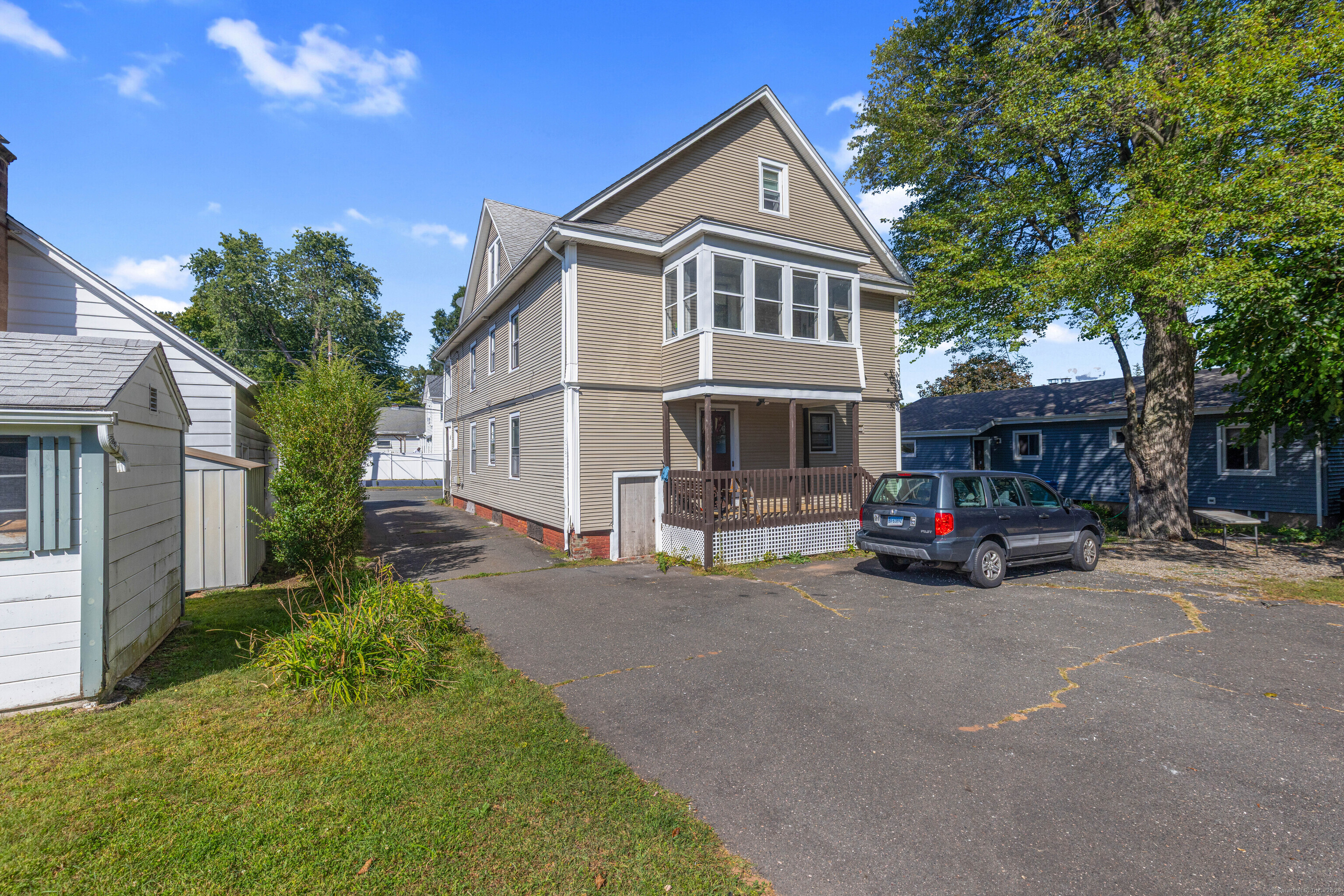 Manchester, Connecticut, 06040, United States, 8 Bedrooms Bedrooms, ,3 BathroomsBathrooms,Residential,For Sale,1957488
