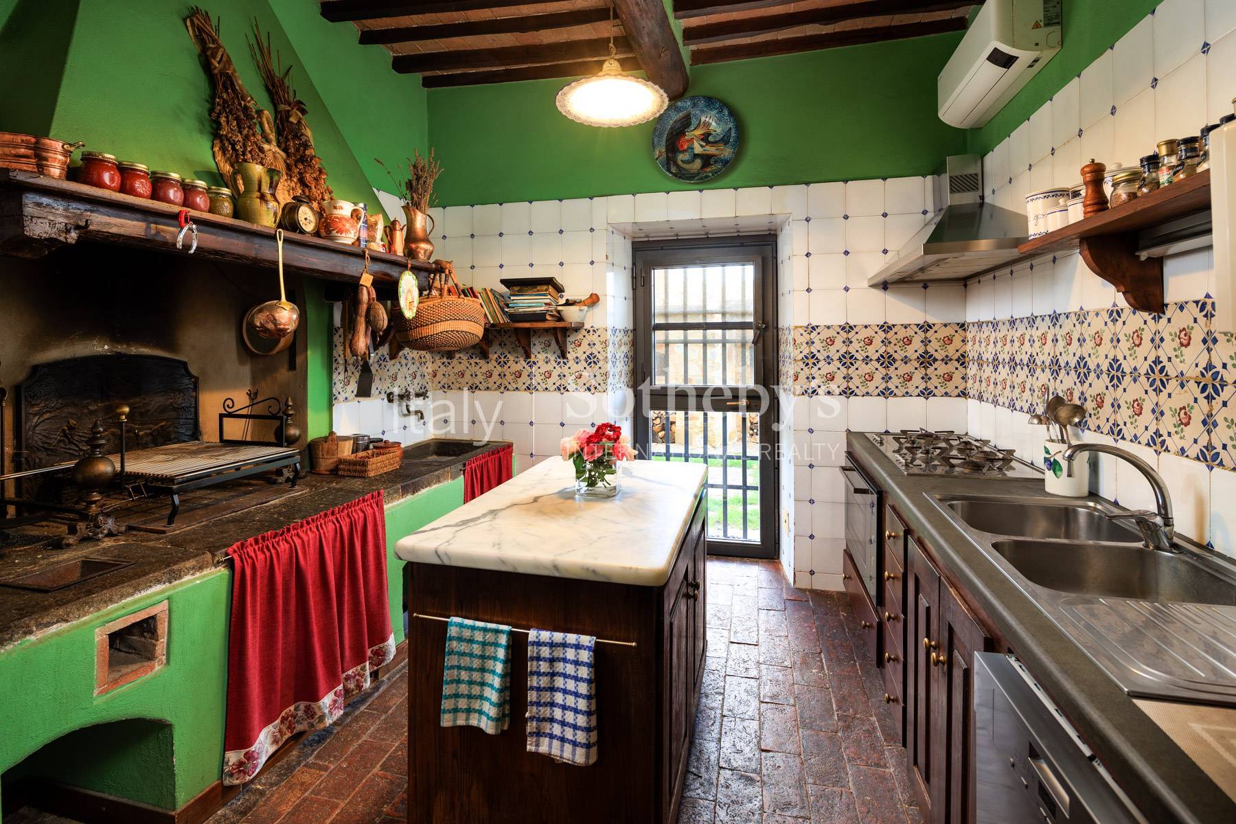  Historic farmhouse with olive grove and vineyard - 物件實景