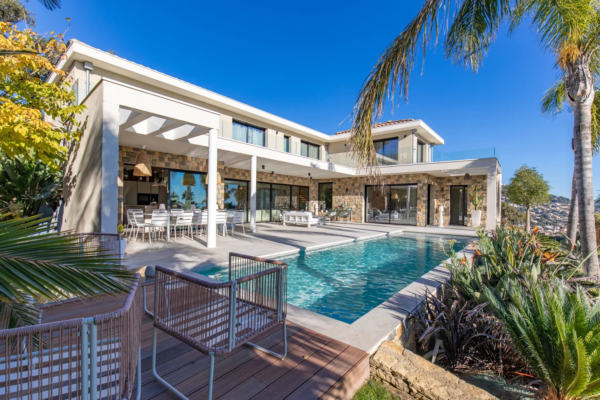 Carqueiranne, Provence-Alpes-Côte d’Azur, 83320, FR, 4 Bedrooms Bedrooms, ,3 BathroomsBathrooms,Residential,For Sale,2000914