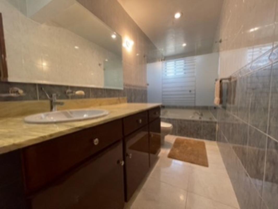 Hacienda Jurica, Atizapán de Zaragoza, Estado de México, 52925, Mexico, 3 Bedrooms Bedrooms, ,3 BathroomsBathrooms,Residential,For Sale,Hacienda Jurica,1440864