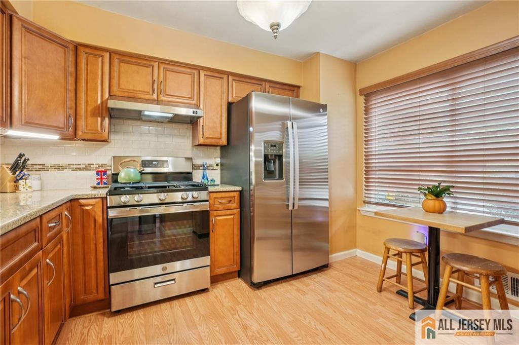 Edison, New Jersey, 08820, United States, 2 Bedrooms Bedrooms, ,2 BathroomsBathrooms,Residential,For Sale,1925954