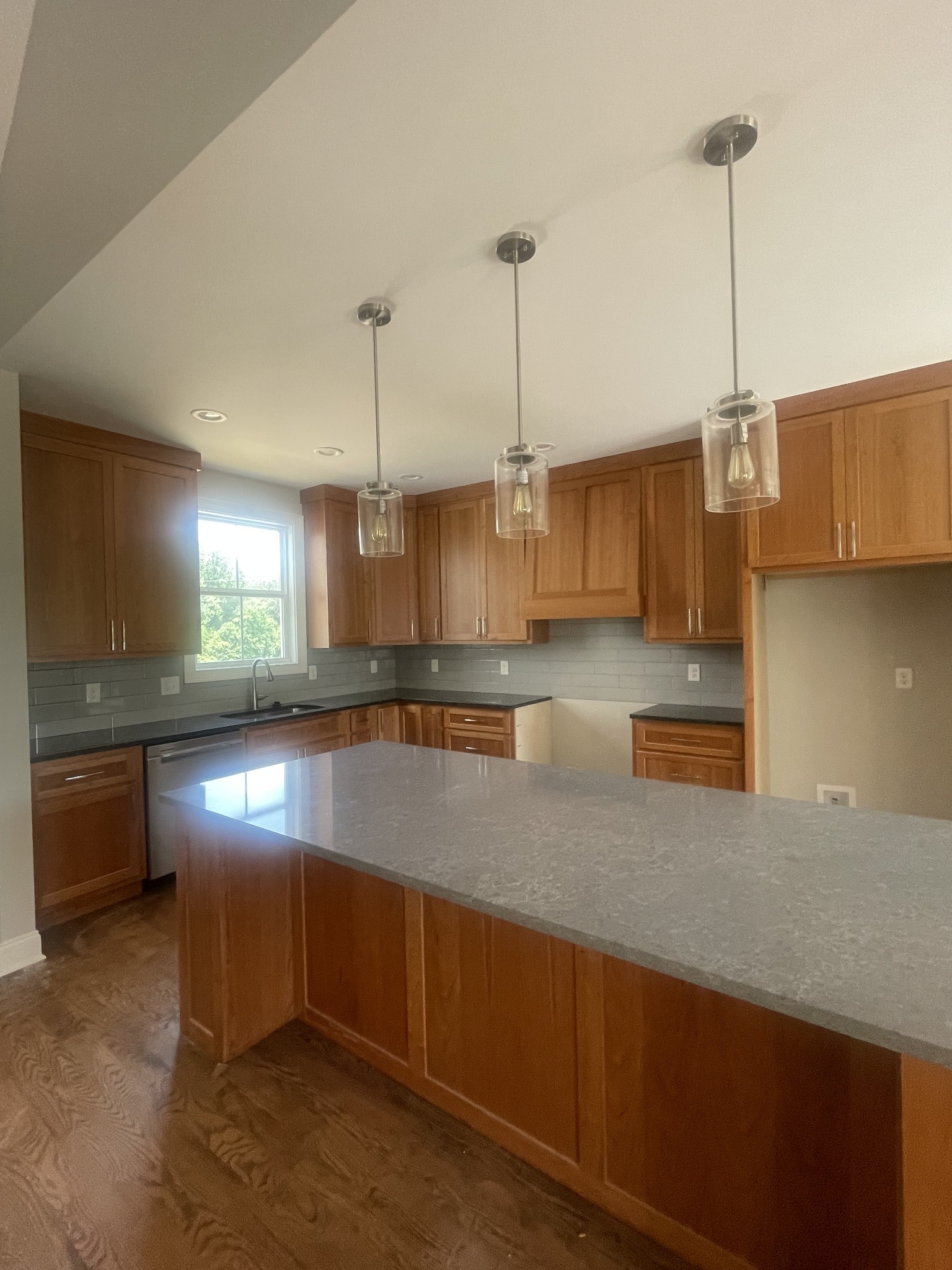Winchester, Tennessee, 37398, United States, 3 Bedrooms Bedrooms, ,4 BathroomsBathrooms,Residential,For Sale,1928177