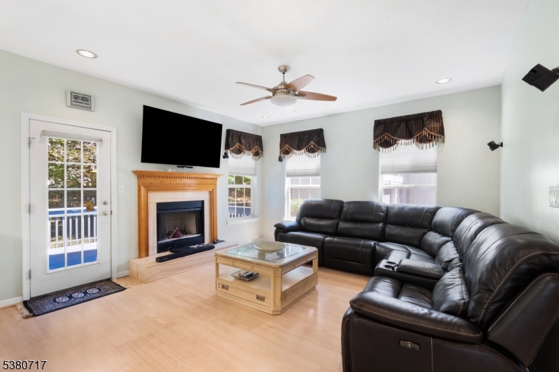 Bernards Twp., New Jersey, 07920, United States, 5 Bedrooms Bedrooms, ,4 BathroomsBathrooms,Residential,For Sale,1933609