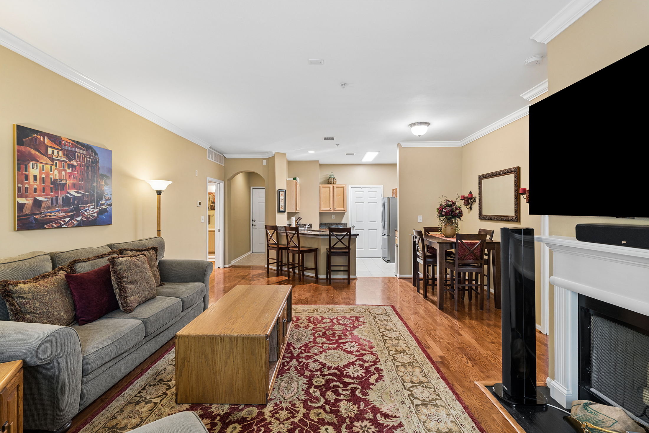  Comfort and Convenience in Gated Brighton Court - 物件實景