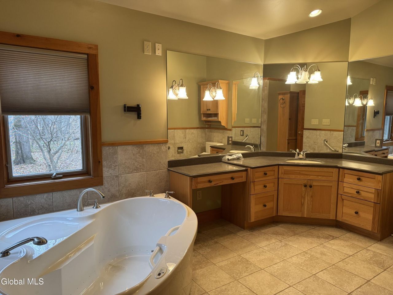 Rexford, New York, 12148, United States, 3 Bedrooms Bedrooms, ,3 BathroomsBathrooms,Residential,For Sale,2001928