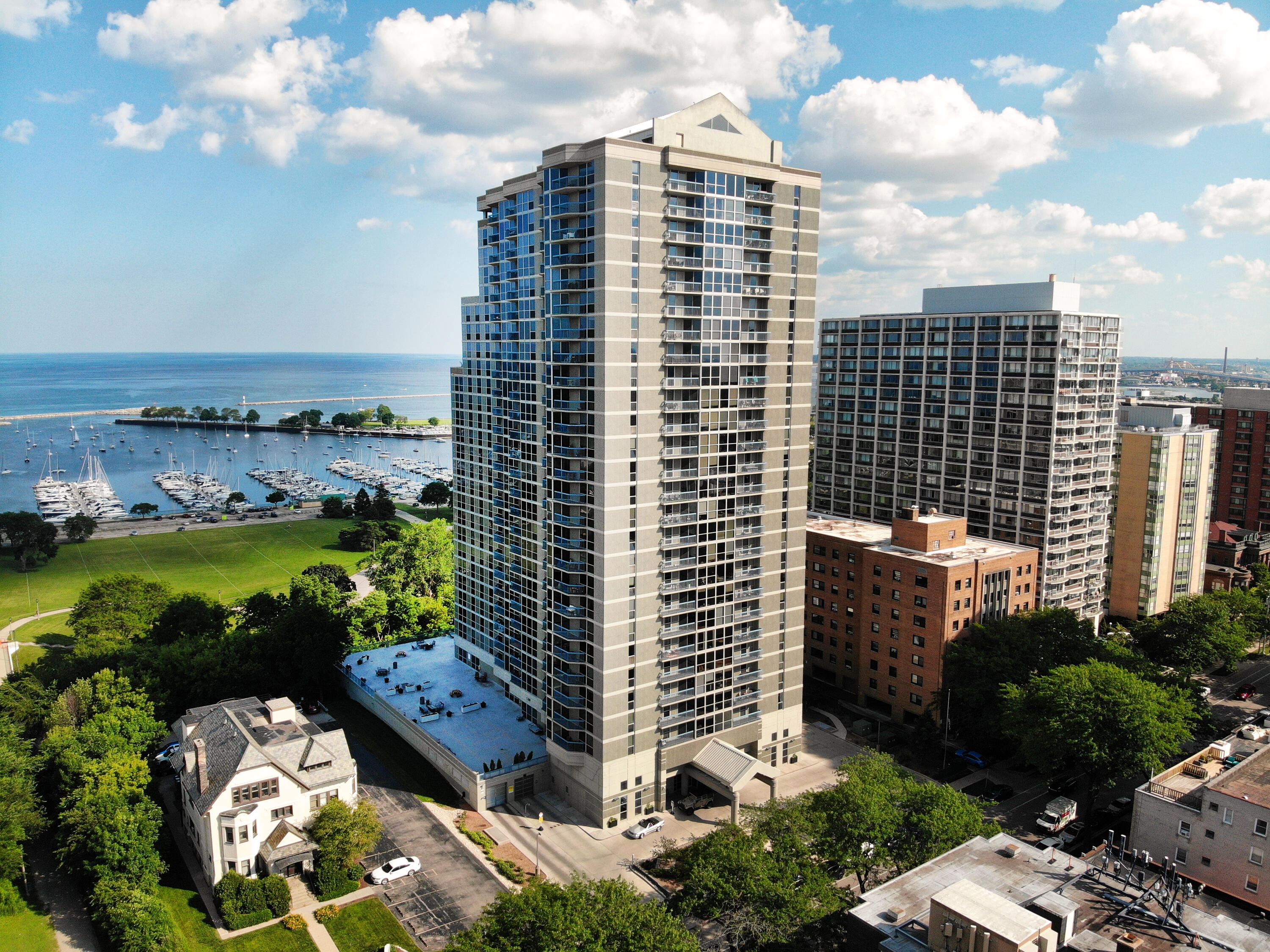 Milwaukee, Wisconsin, 53202, United States, 2 Bedrooms Bedrooms, ,3 BathroomsBathrooms,Residential,For Sale,1992022