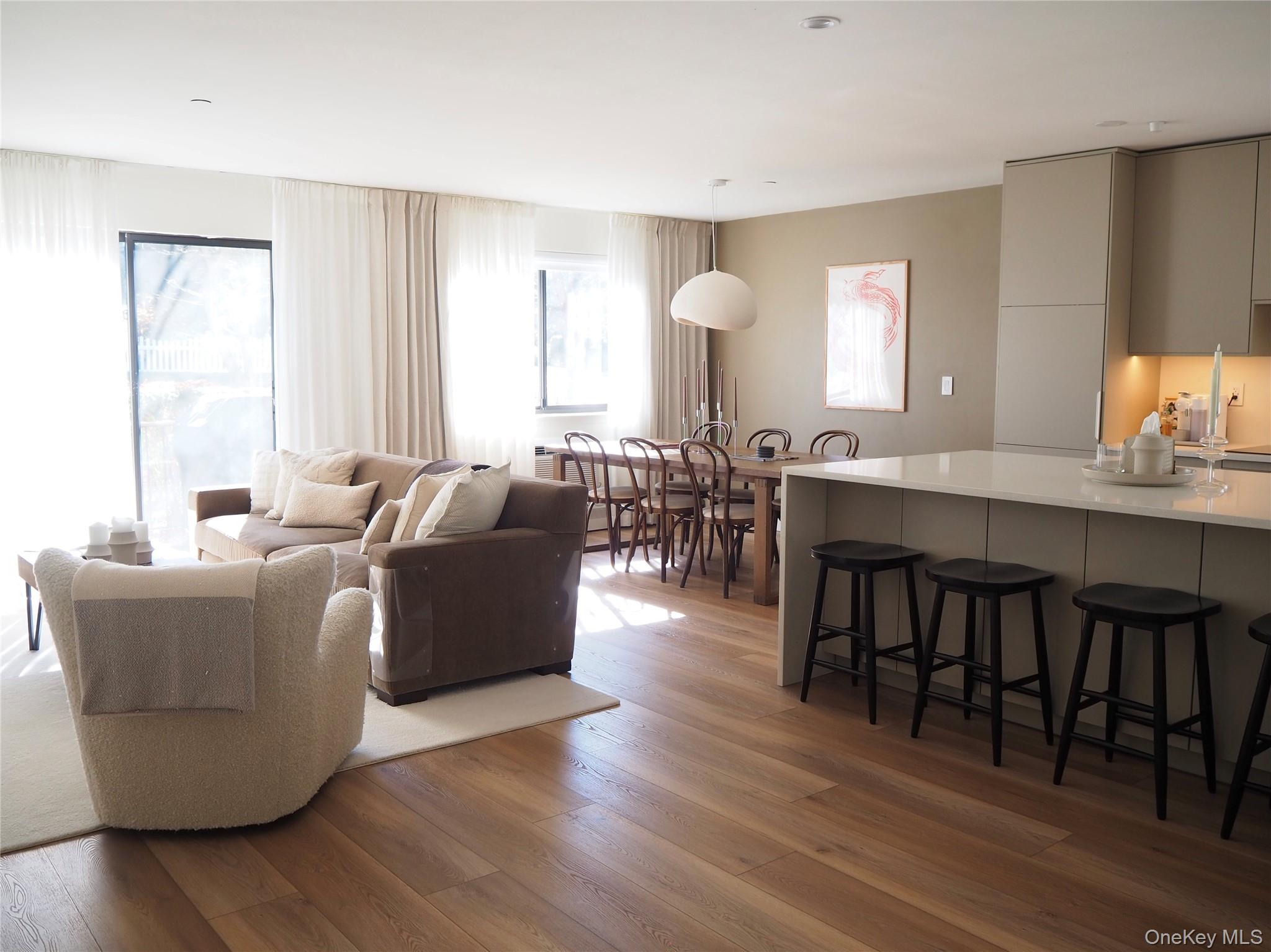 White Plains, New York, 10605, United States, 1 Bedroom Bedrooms, ,2 BathroomsBathrooms,Residential,For Sale,1988254