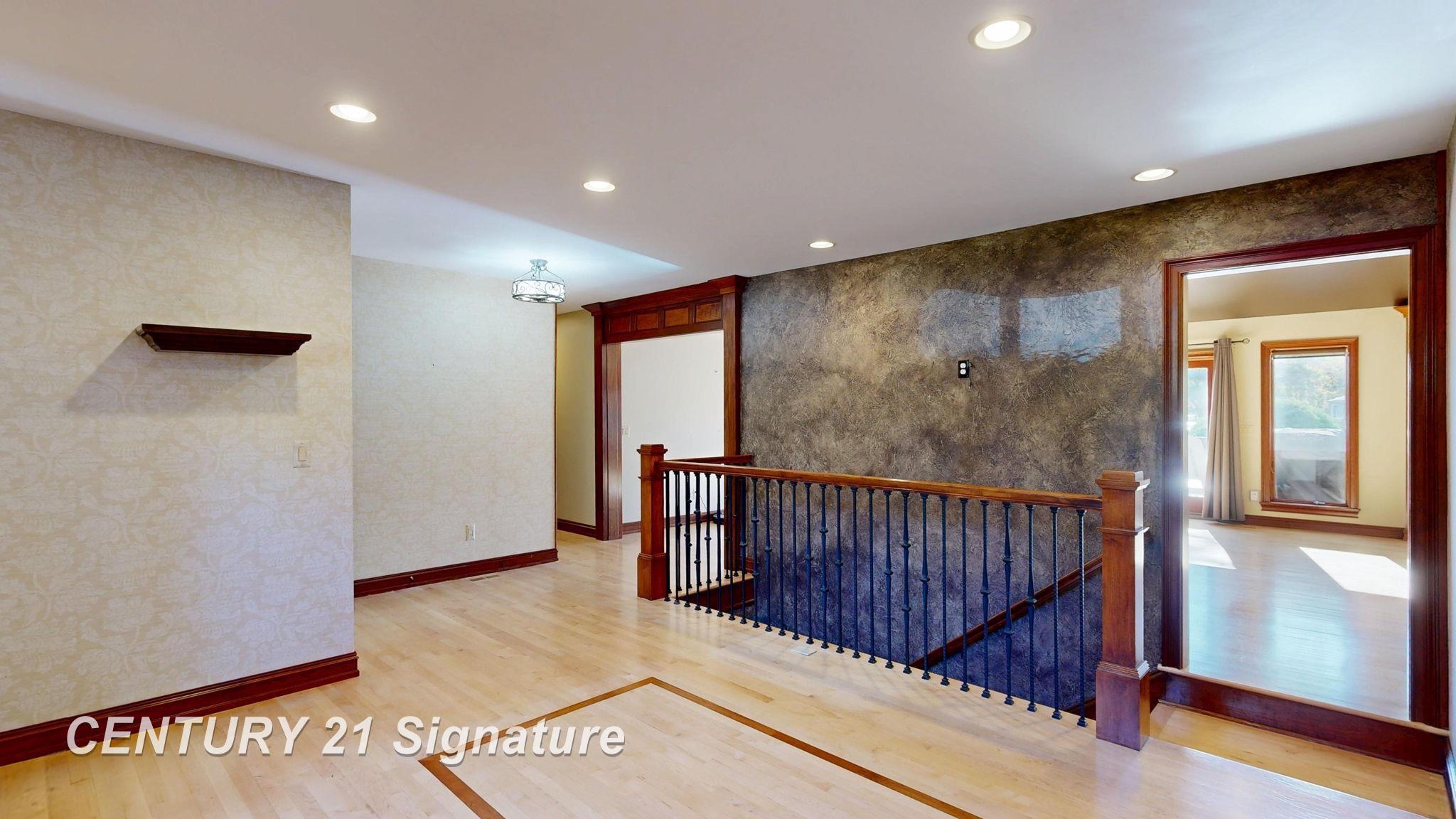 Fenton, Michigan, 48430, United States, 6 Bedrooms Bedrooms, ,4 BathroomsBathrooms,Residential,For Sale,1976063