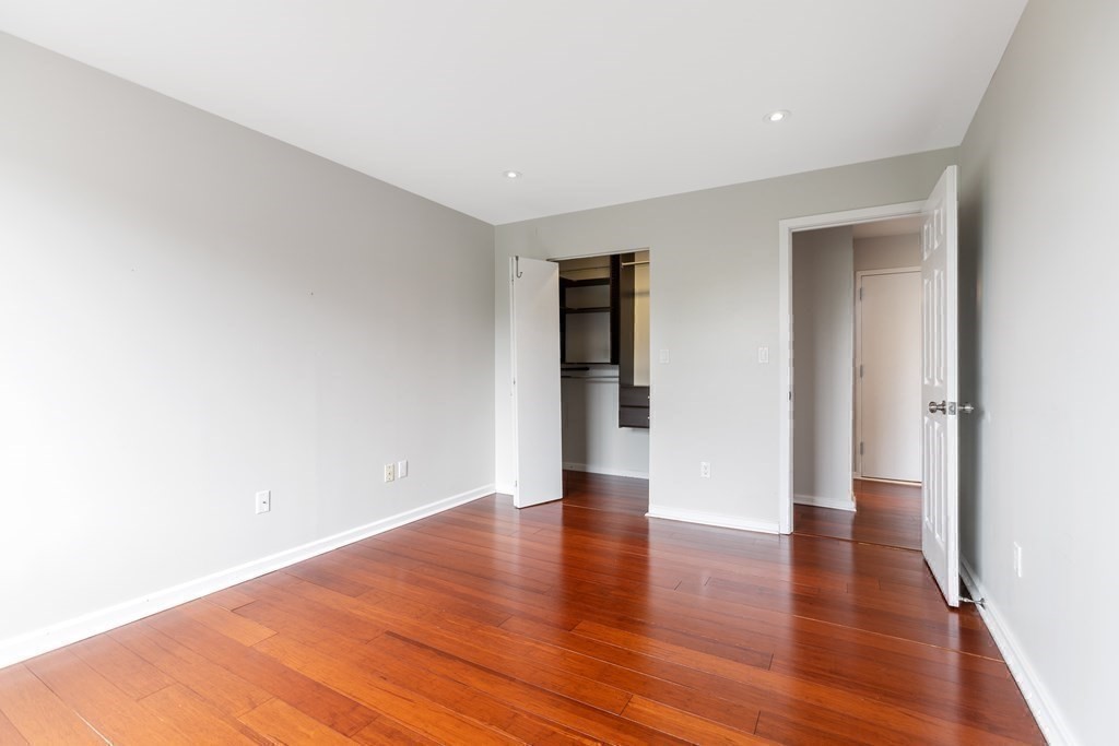 Cambridge, Massachusetts, 02139, United States, 2 Bedrooms Bedrooms, ,2 BathroomsBathrooms,Residential,For Sale,1939557