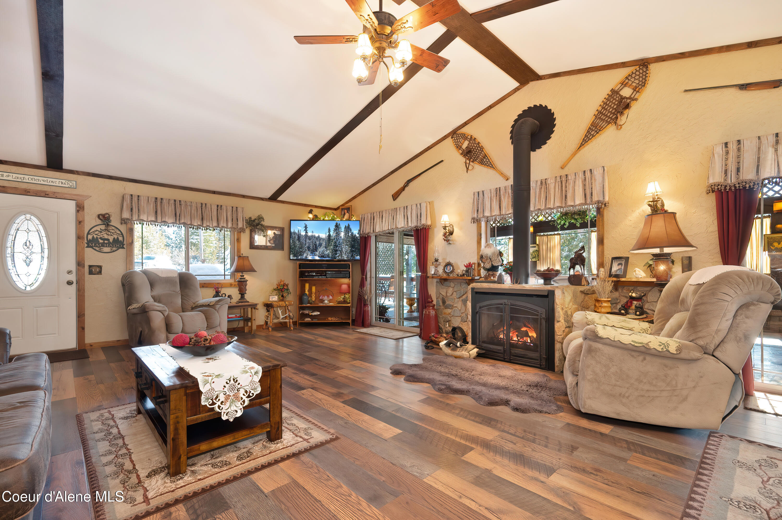 St. Maries, Idaho, 83861, United States, 3 Bedrooms Bedrooms, ,3 BathroomsBathrooms,Residential,For Sale,2011684