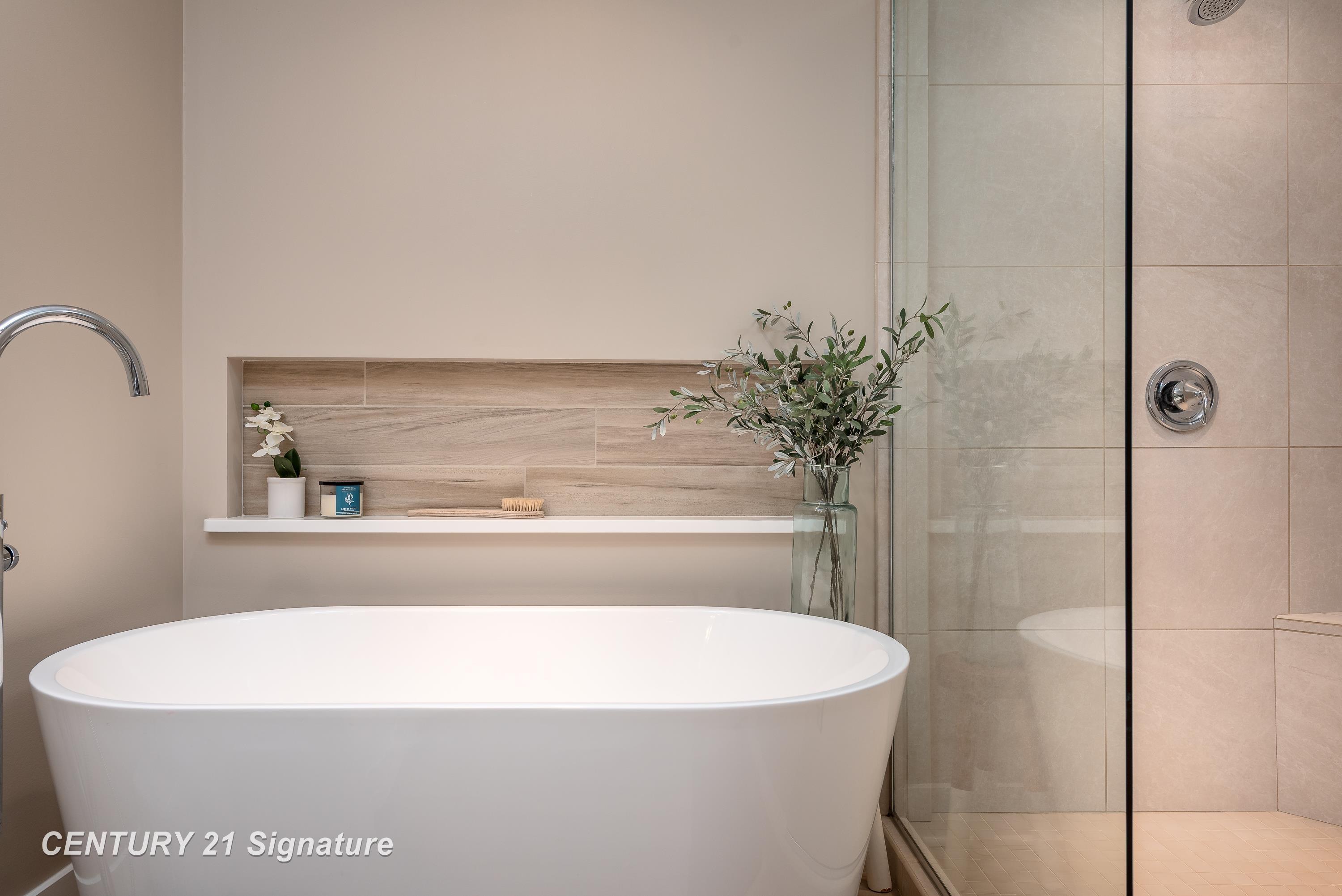 Midland, Michigan, 48642, United States, 4 Bedrooms Bedrooms, ,5 BathroomsBathrooms,Residential,For Sale,1975618