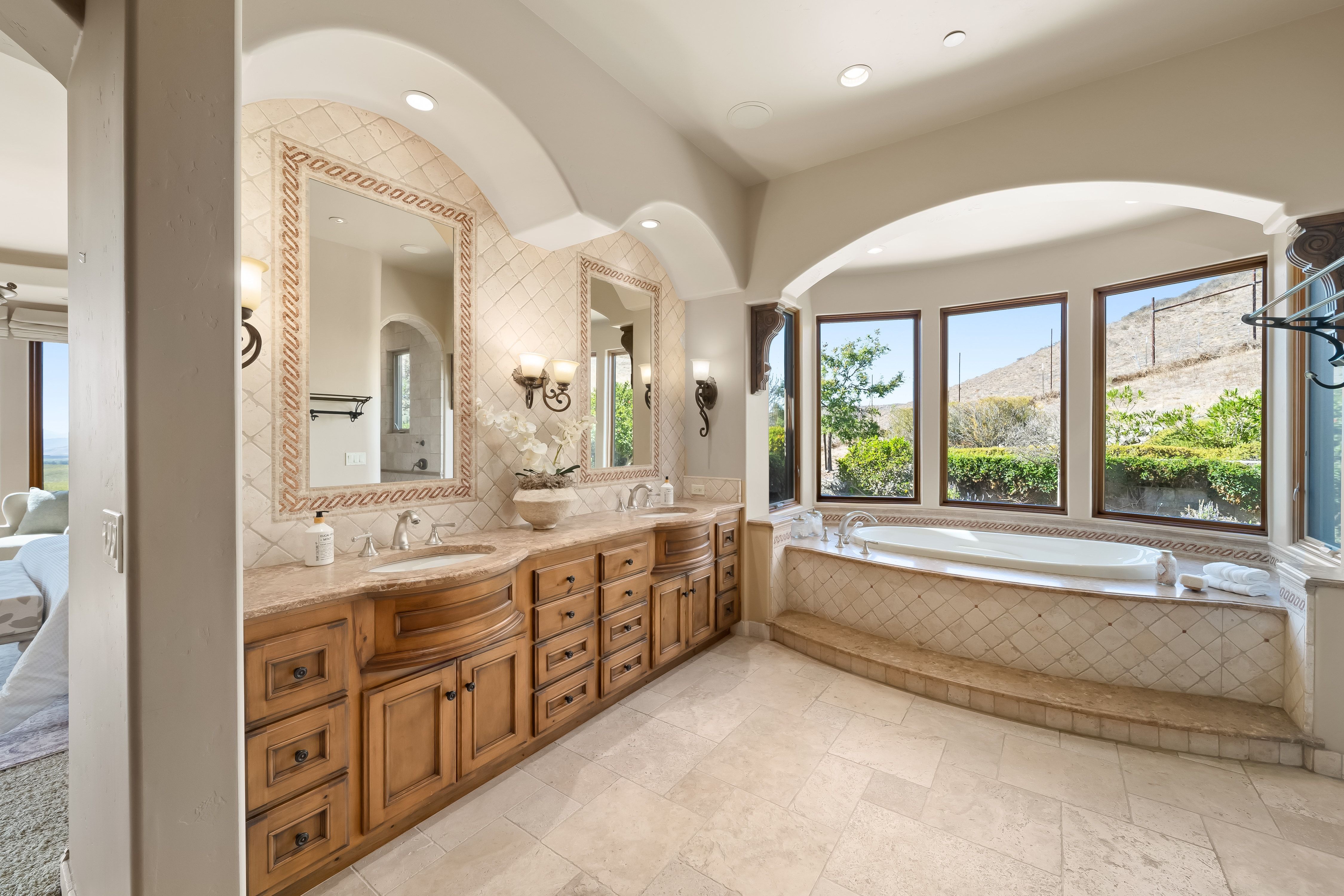  Edna Valley Mediterranean-Style Home with Panoramic Views - 物件實景