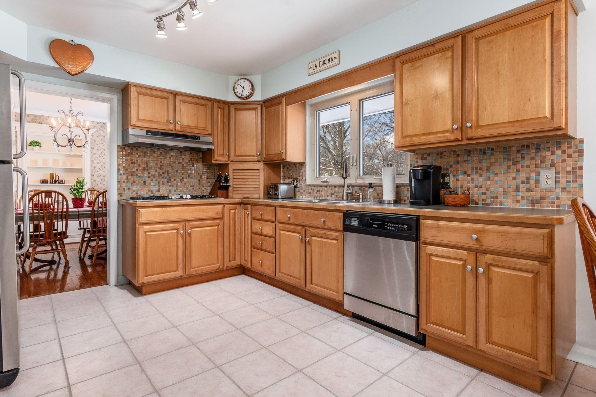 Columbus, Ohio, 43220, United States, 2 Bedrooms Bedrooms, ,3 BathroomsBathrooms,Residential,For Sale,2003078