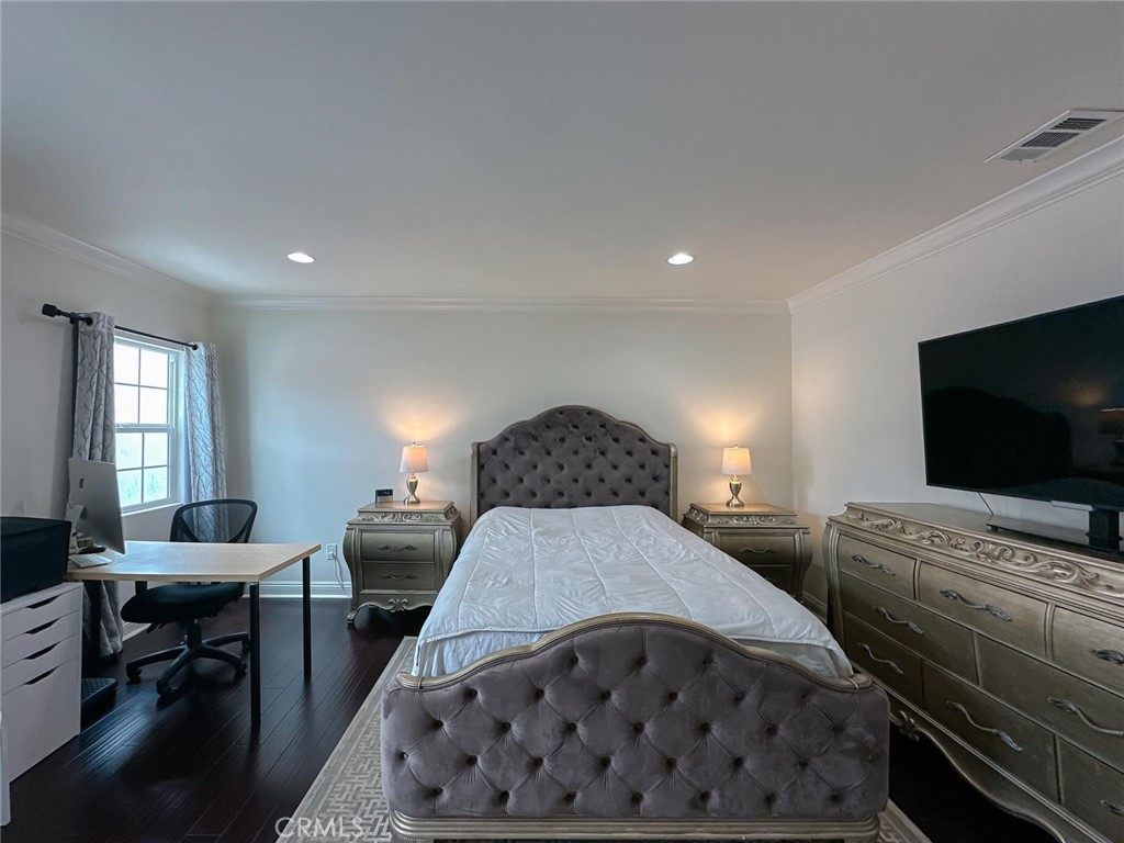 Los Angeles, California, 90043, United States, 3 Bedrooms Bedrooms, ,2 BathroomsBathrooms,Residential,For Sale,1921783