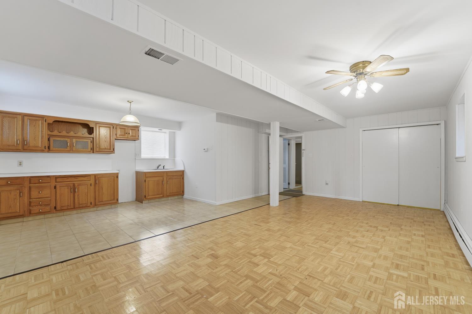 Bayonne, New Jersey, 07002, United States, ,Residential,For Sale,1992894