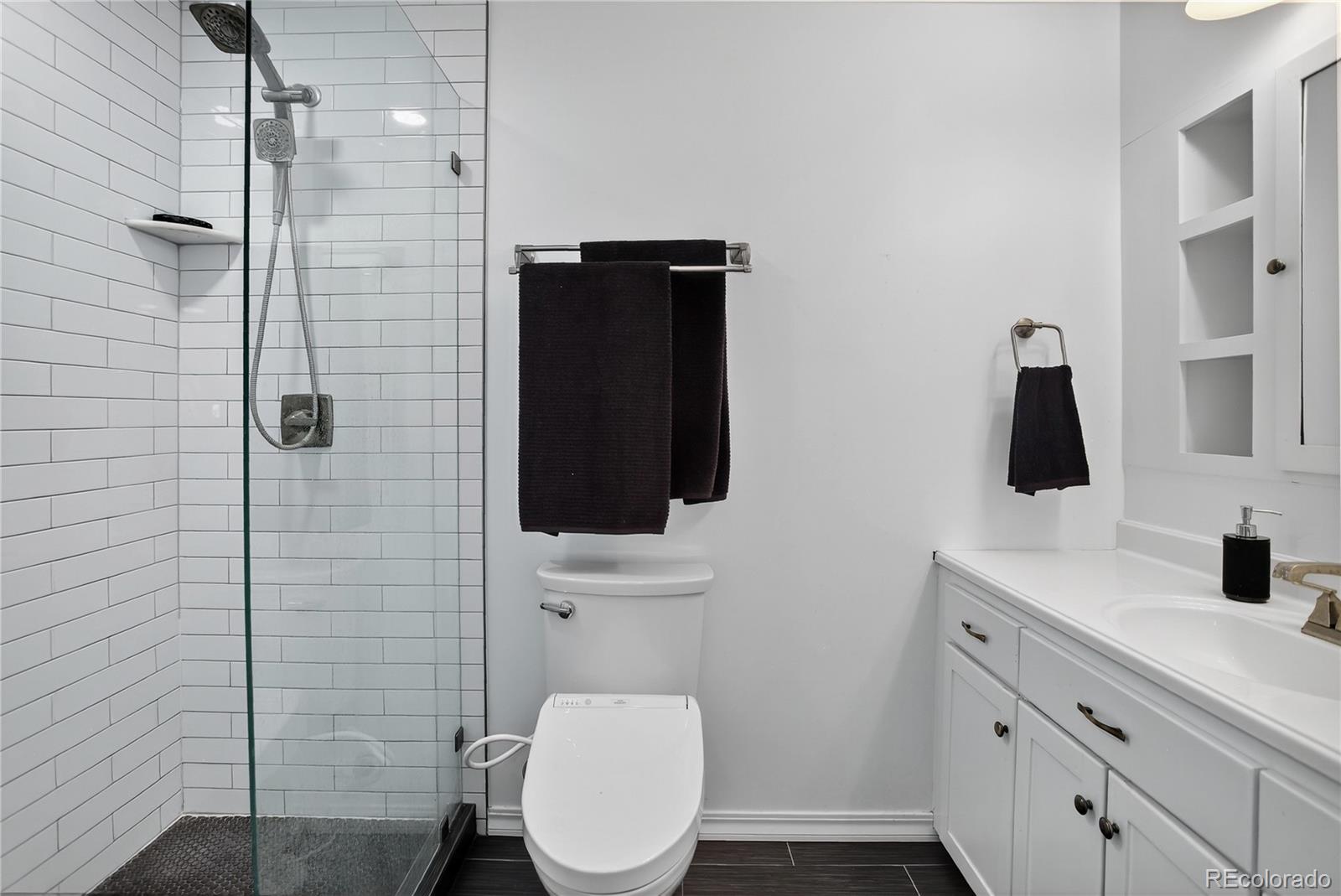Englewood, Colorado, 80110, United States, 3 Bedrooms Bedrooms, ,2 BathroomsBathrooms,Residential,For Sale,1918074