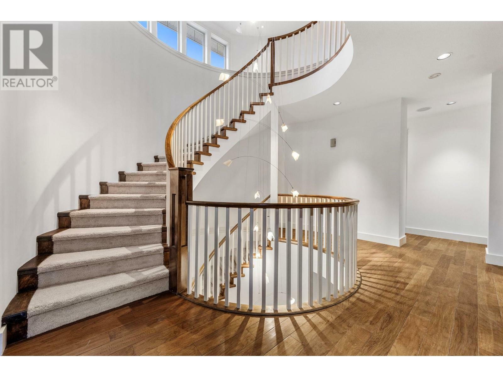 KELOWNA, British Columbia, V1W 4L5, CA, 4 Bedrooms Bedrooms, ,3 BathroomsBathrooms,Residential,For Sale,1837139