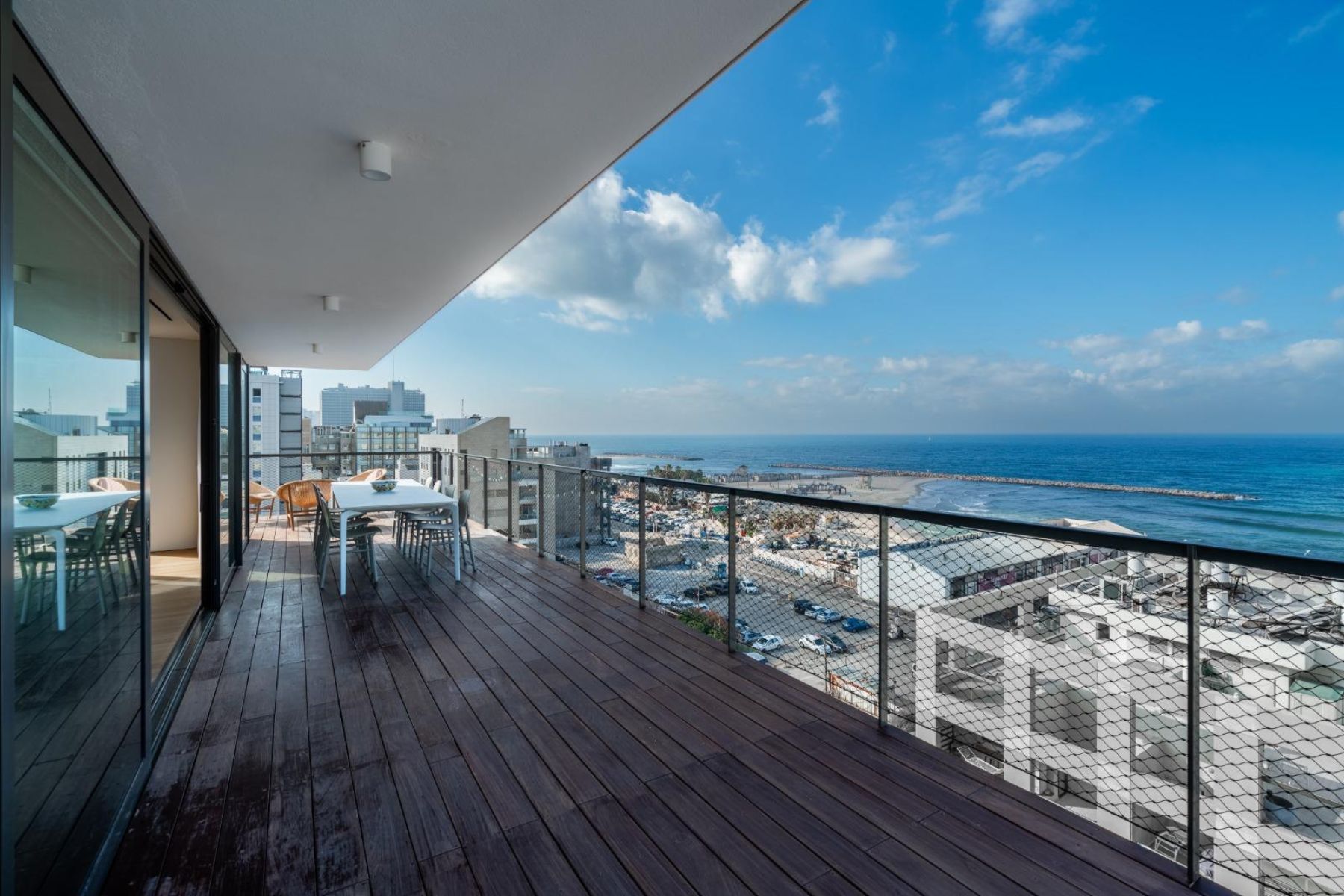  Sea View Designer Mini Penthouse by Metzizim Beach - 物件實景