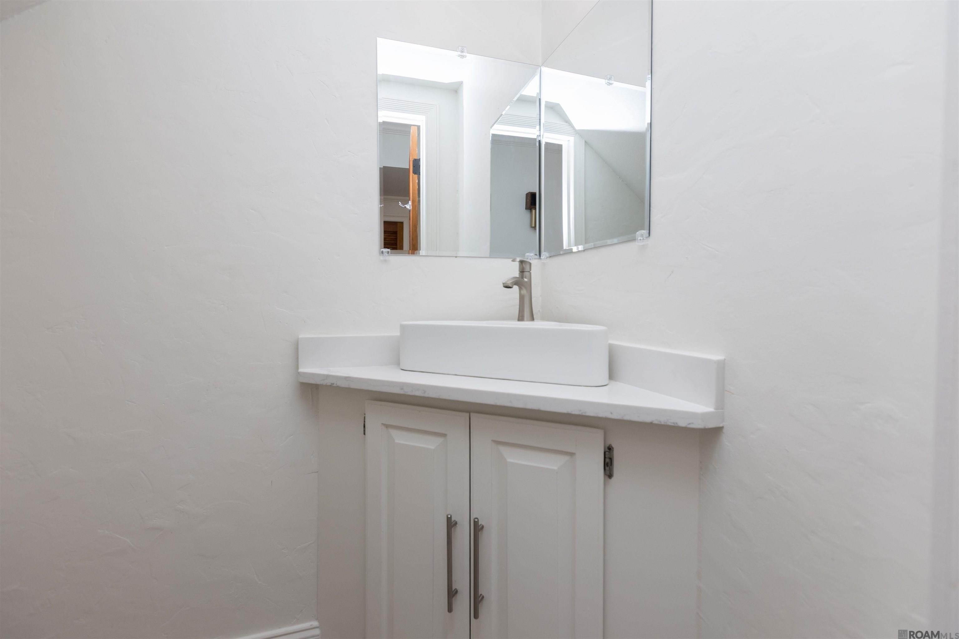 Baton Rouge, Louisiana, 70817, United States, 5 Bedrooms Bedrooms, ,4 BathroomsBathrooms,Residential,For Sale,1984389