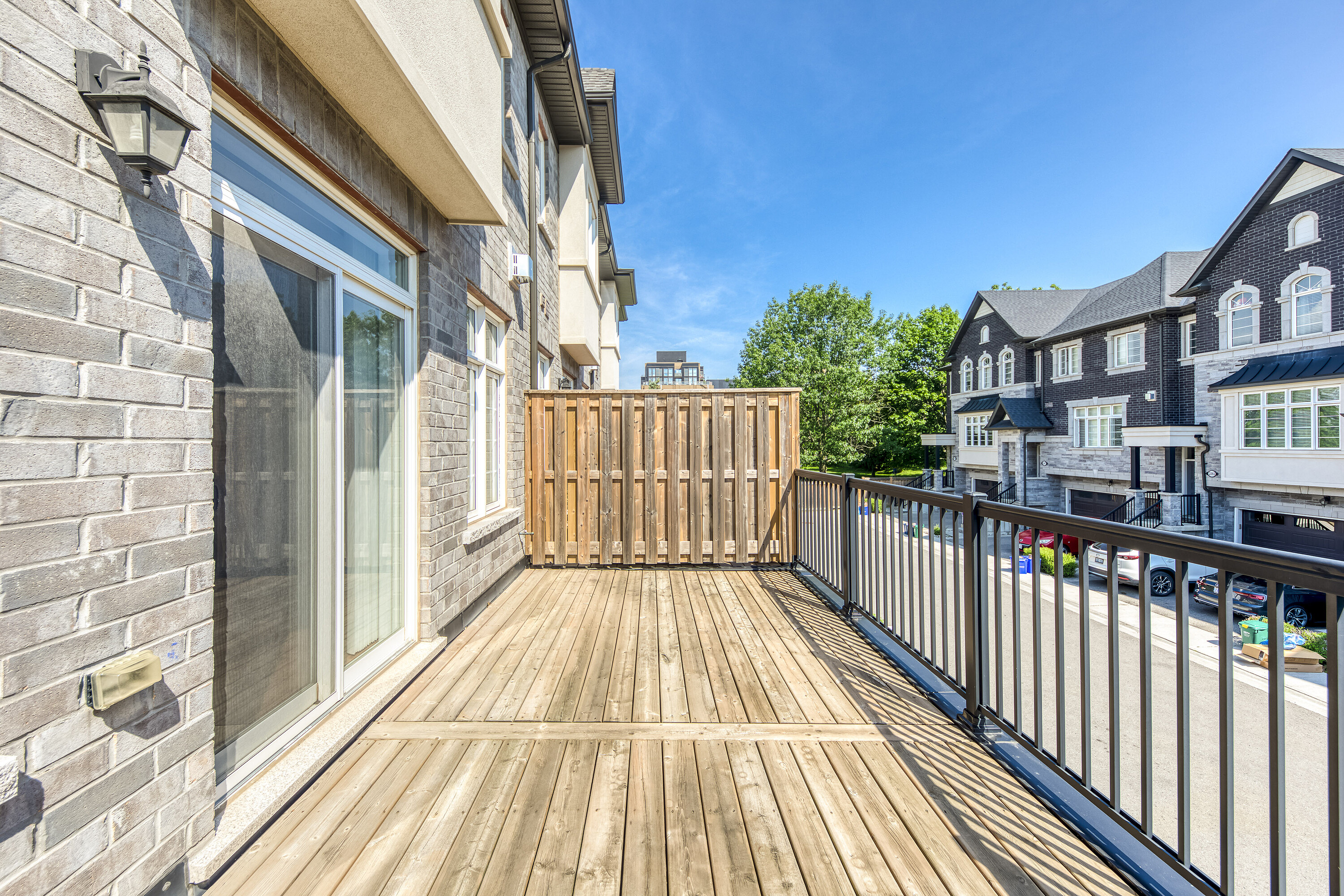  Modern 3-Storey Townhome - 物件實景