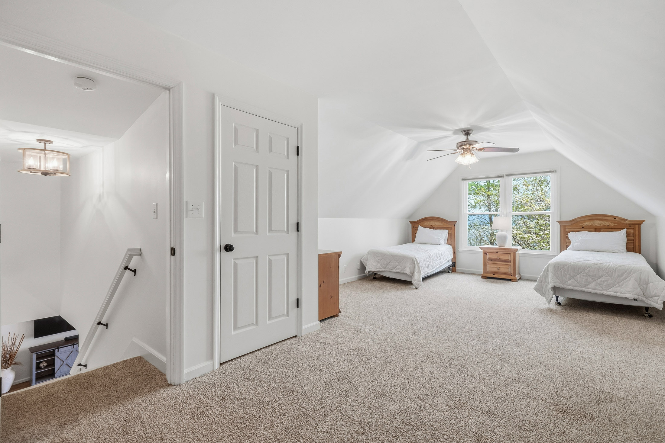  Move-in Ready Lakefront Home Delivers the Ultimate Lake Oconee Lifestyle - 物件實景