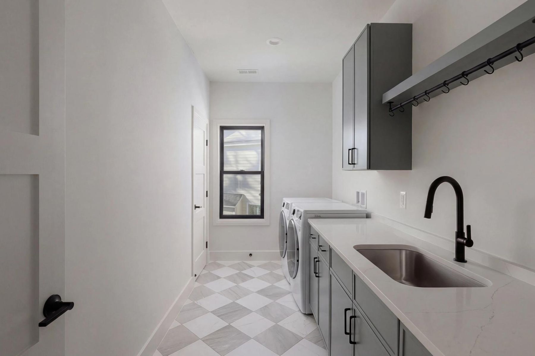  913 Symphony Circle SW, Vienna, VA, 22180 - 物件實景