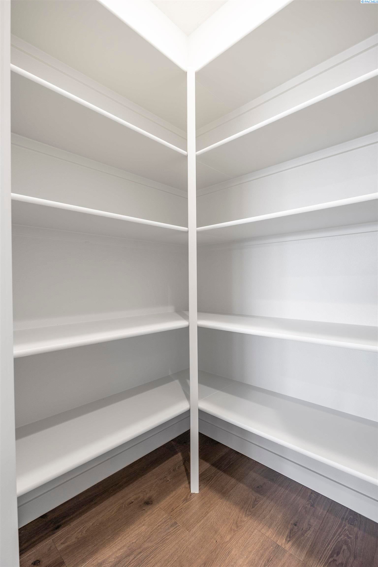 Prosser, Washington, 99350, United States, 4 Bedrooms Bedrooms, ,1 BathroomBathrooms,Residential,For Sale,1977826