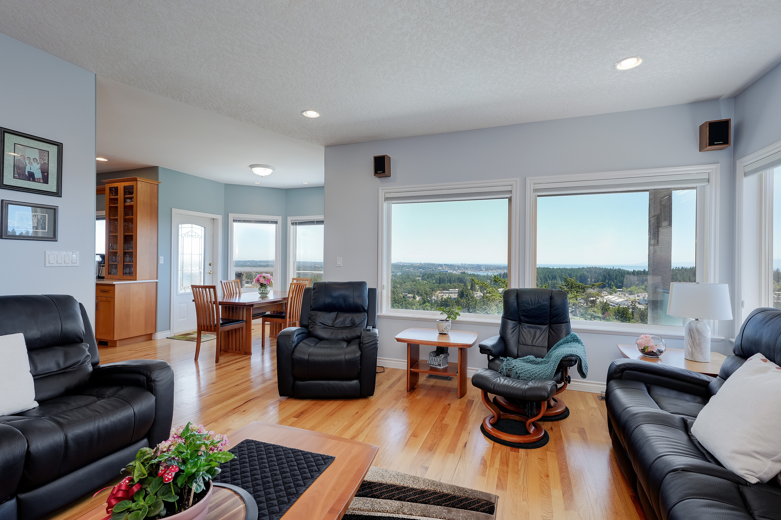 Custom Home in Crystal View - 物件實景