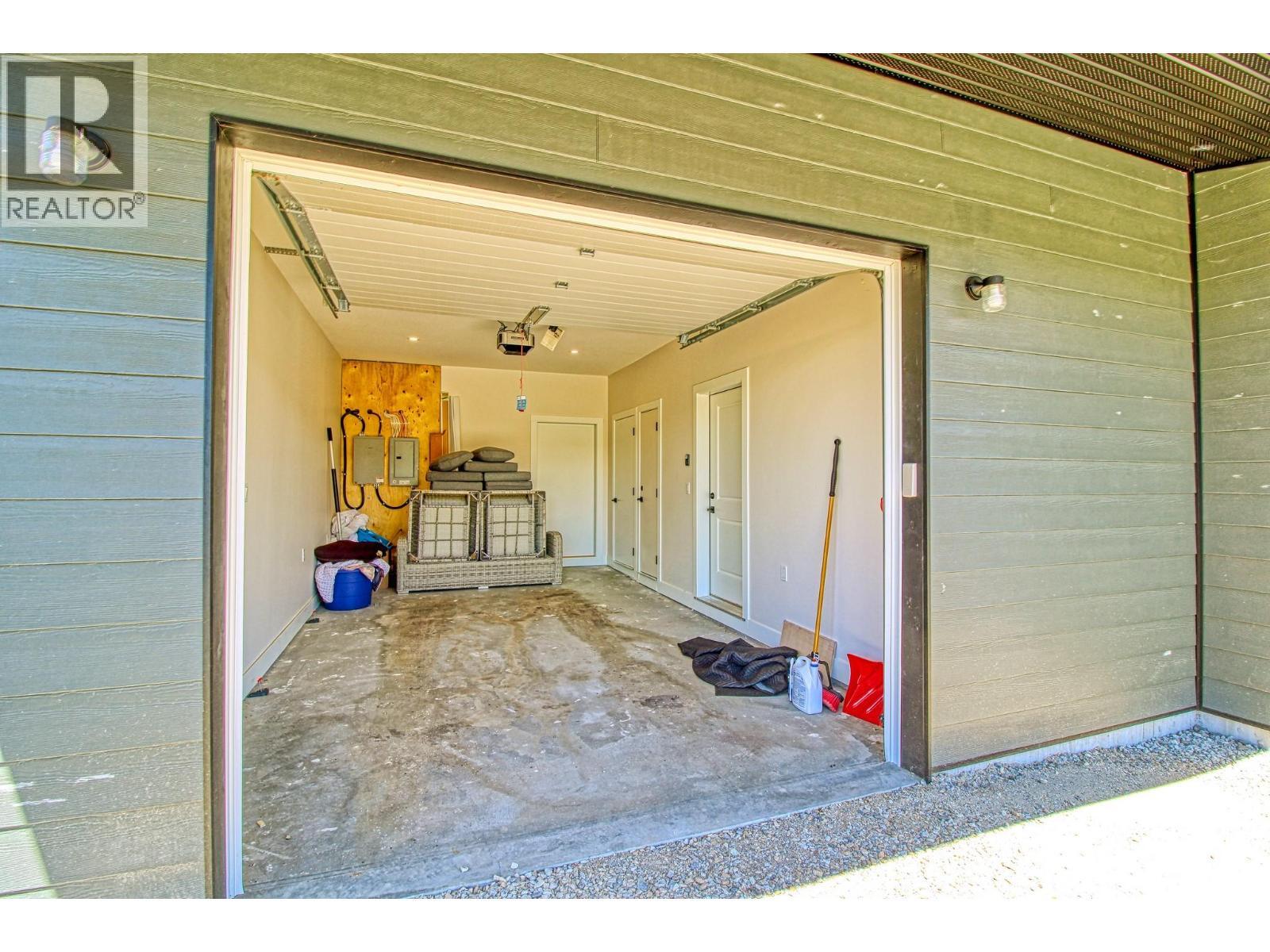 FINTRY, British Columbia, V1Z 3V1, CA, 4 Bedrooms Bedrooms, ,2 BathroomsBathrooms,Residential,For Sale,1950082