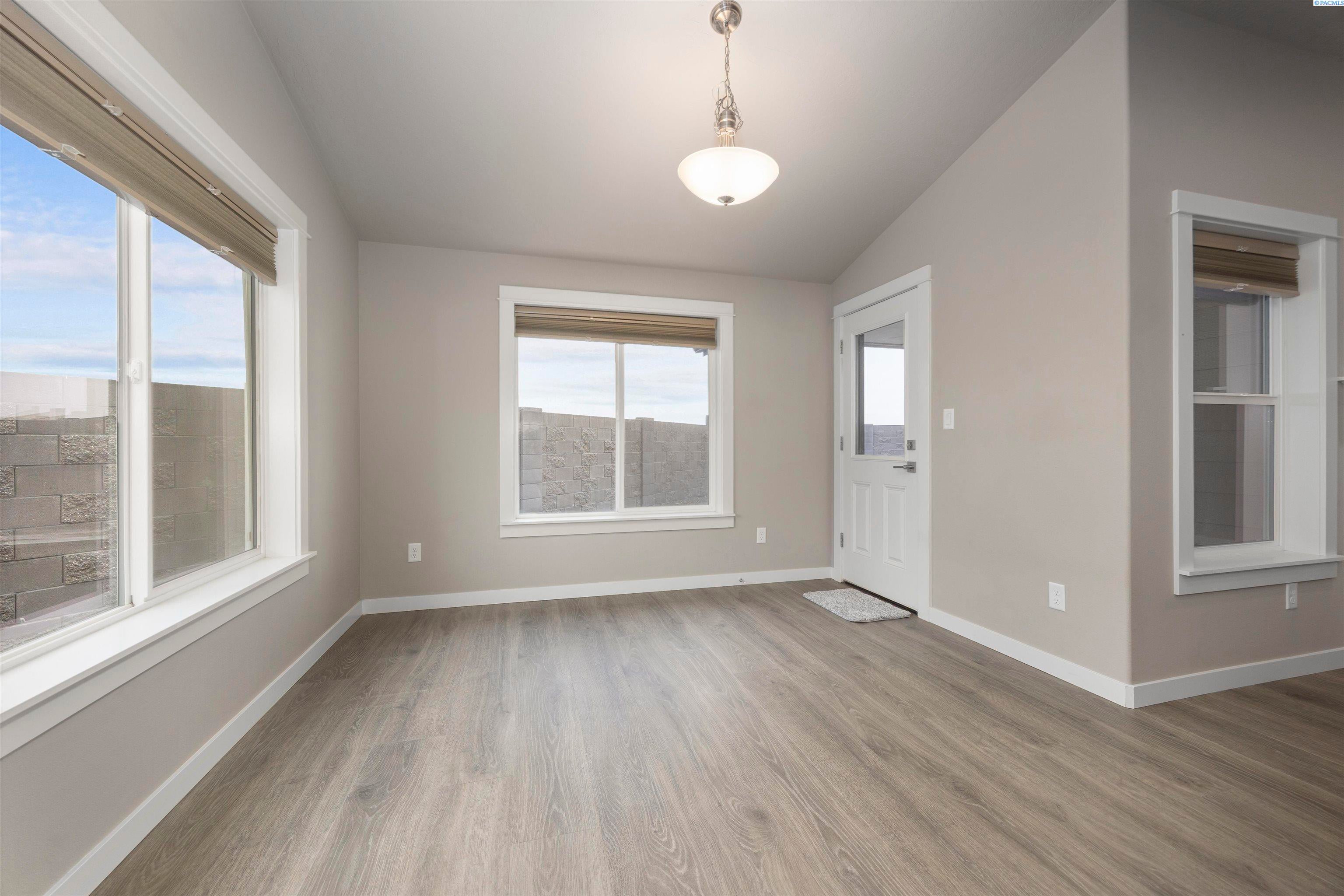 Prosser, Washington, 99350, United States, 3 Bedrooms Bedrooms, ,3 BathroomsBathrooms,Residential,For Sale,1994291