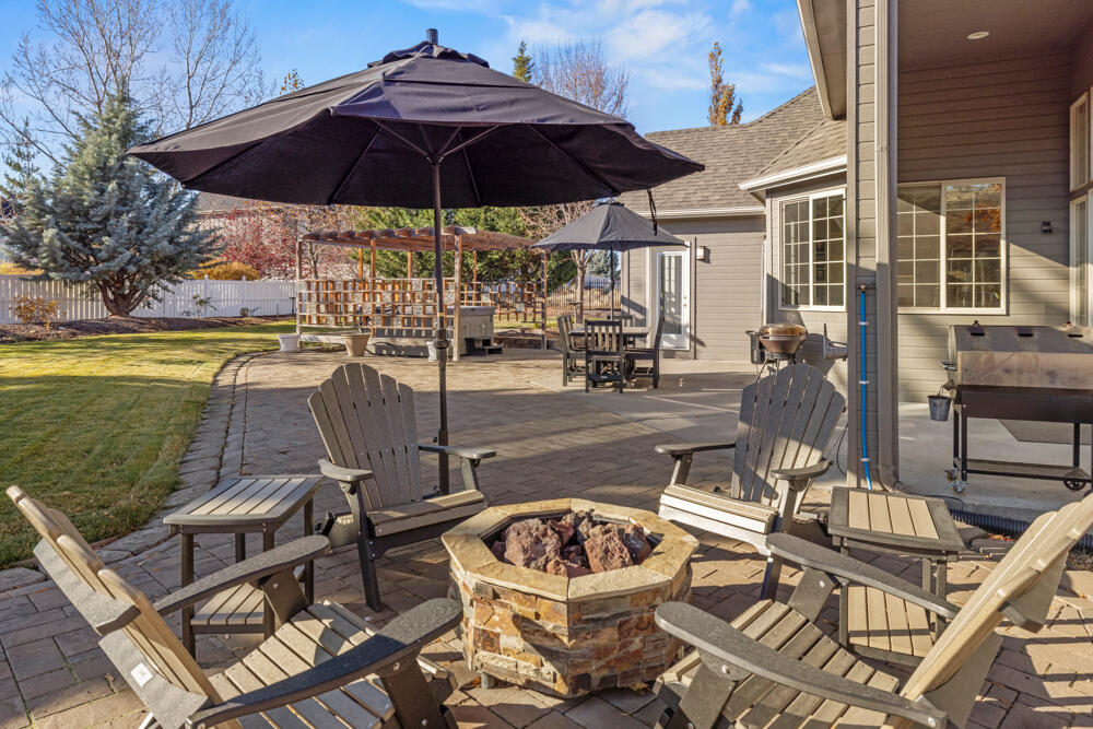 Klamath Falls, Oregon, 97601, United States, 3 Bedrooms Bedrooms, ,3 BathroomsBathrooms,Residential,For Sale,1848515
