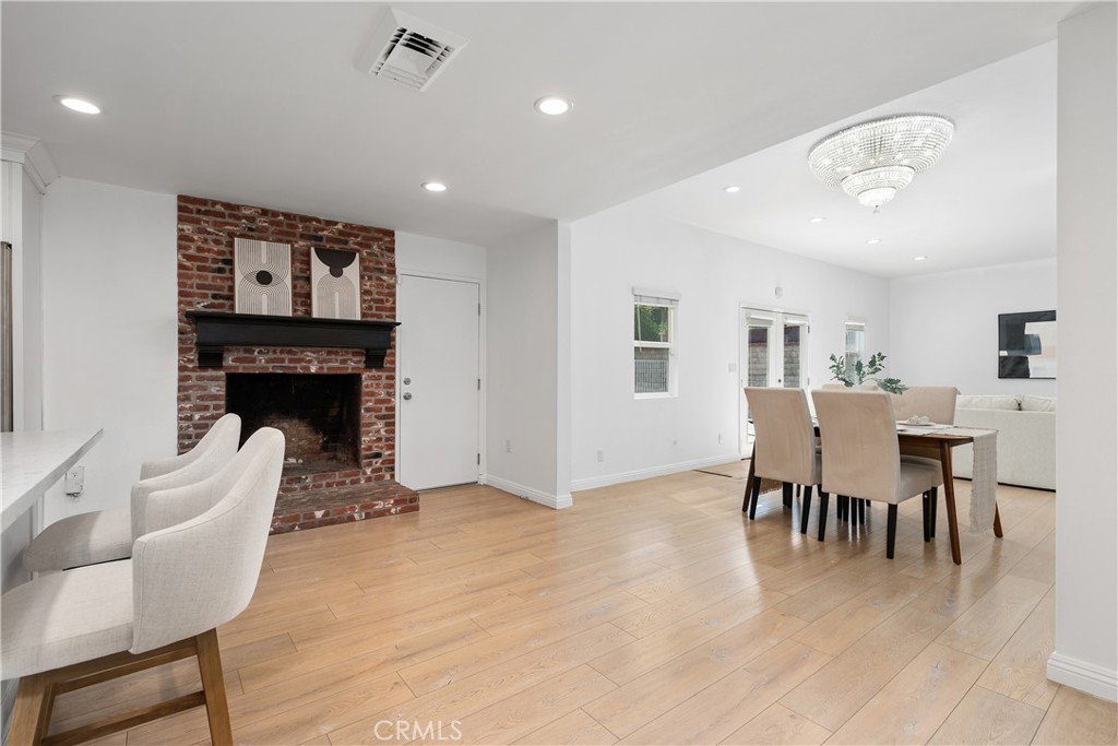 Tarzana, California, 91356, United States, 3 Bedrooms Bedrooms, ,3 BathroomsBathrooms,Residential,For Sale,1918150
