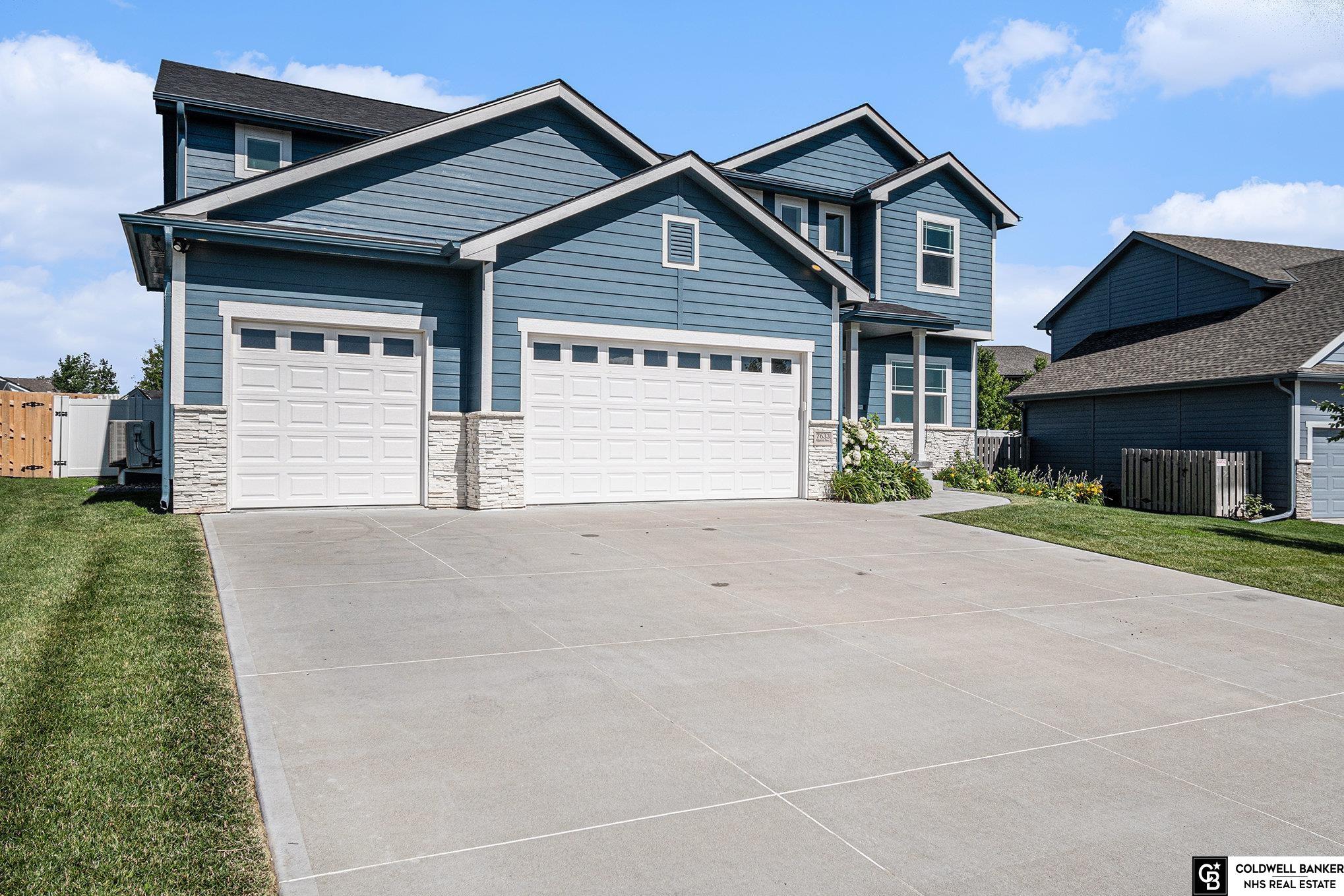 Bennington, Nebraska, 68007, United States, 6 Bedrooms Bedrooms, ,4 BathroomsBathrooms,Residential,For Sale,1969201