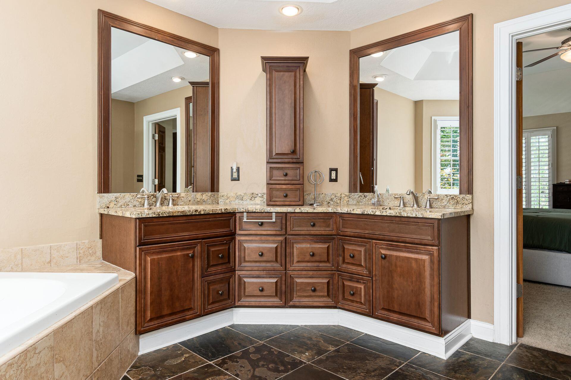 Dublin, Ohio, 43017, United States, 4 Bedrooms Bedrooms, ,5 BathroomsBathrooms,Residential,For Sale,1932782