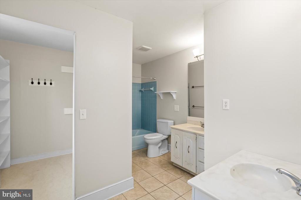 Fredericksburg, Virginia, 22401, United States, 3 Bedrooms Bedrooms, ,3 BathroomsBathrooms,Residential,For Sale,1903786