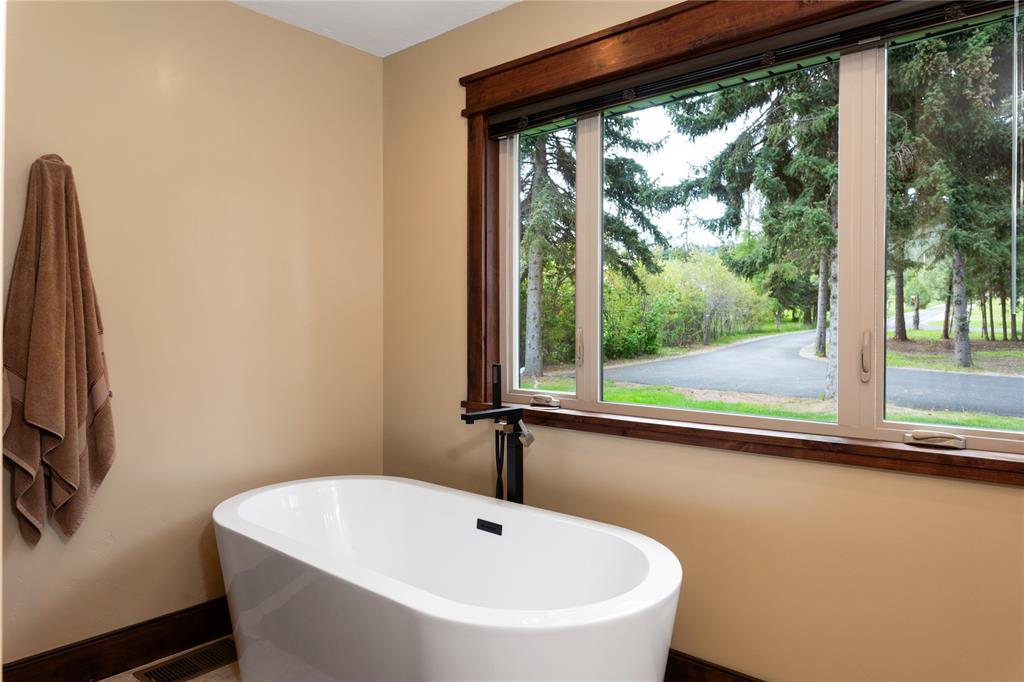 Big Arm, Montana, 59910, United States, 3 Bedrooms Bedrooms, ,3 BathroomsBathrooms,Residential,For Sale,1830037