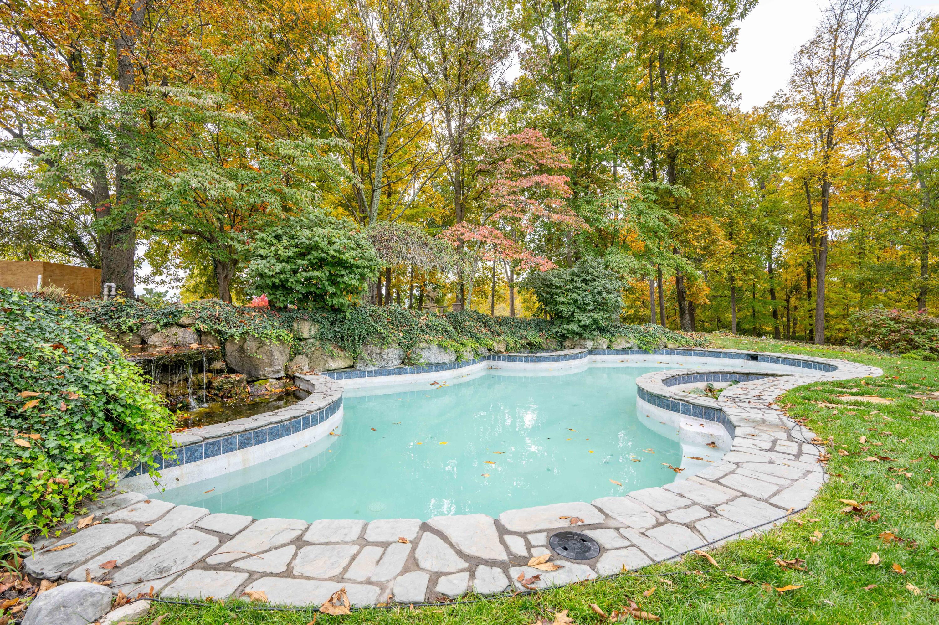 Union, Kentucky, 41091, United States, 6 Bedrooms Bedrooms, ,7 BathroomsBathrooms,Residential,For Sale,1997730