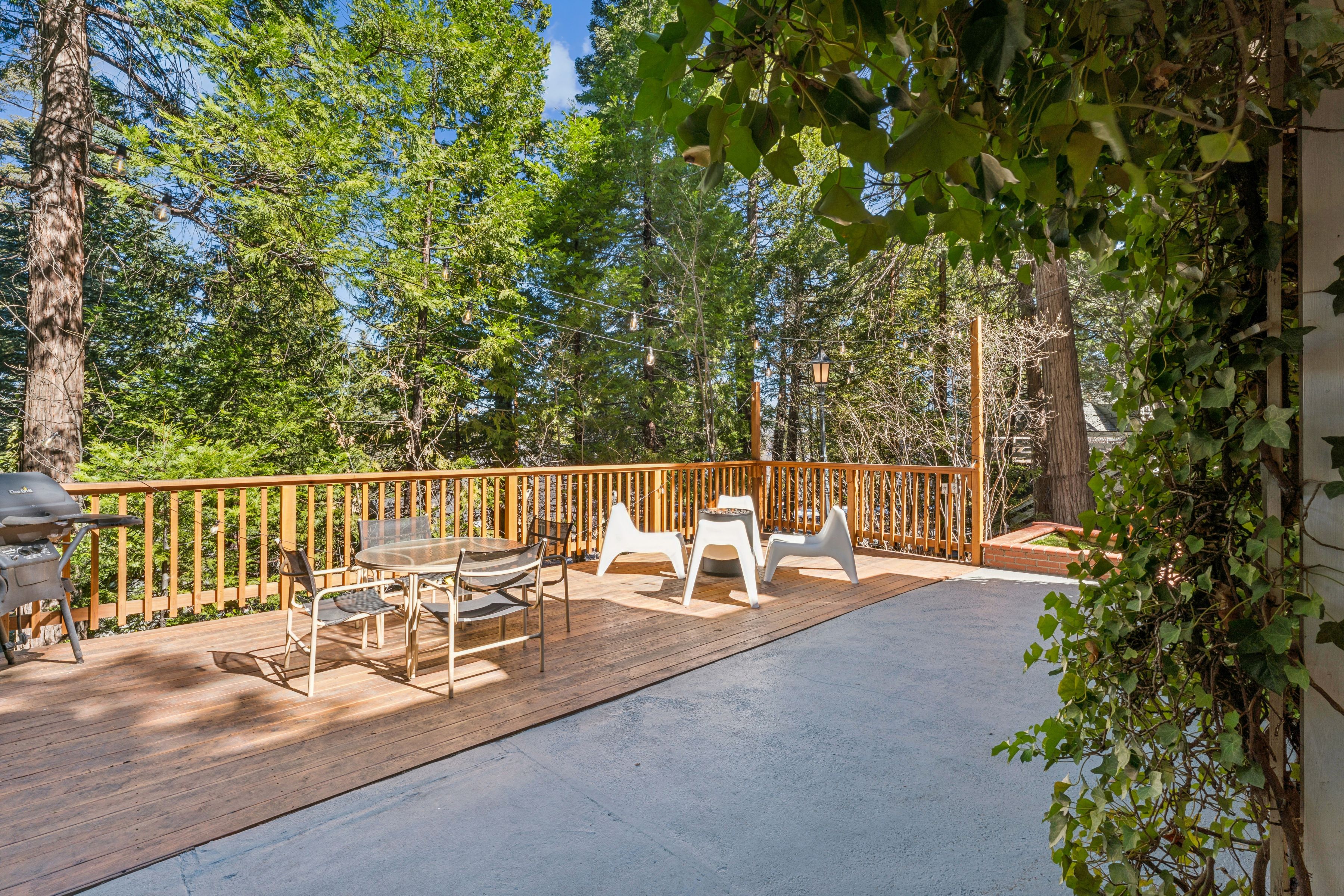  222 Holiday Drive, Lake Arrowhead, CA 92352 - 物件實景