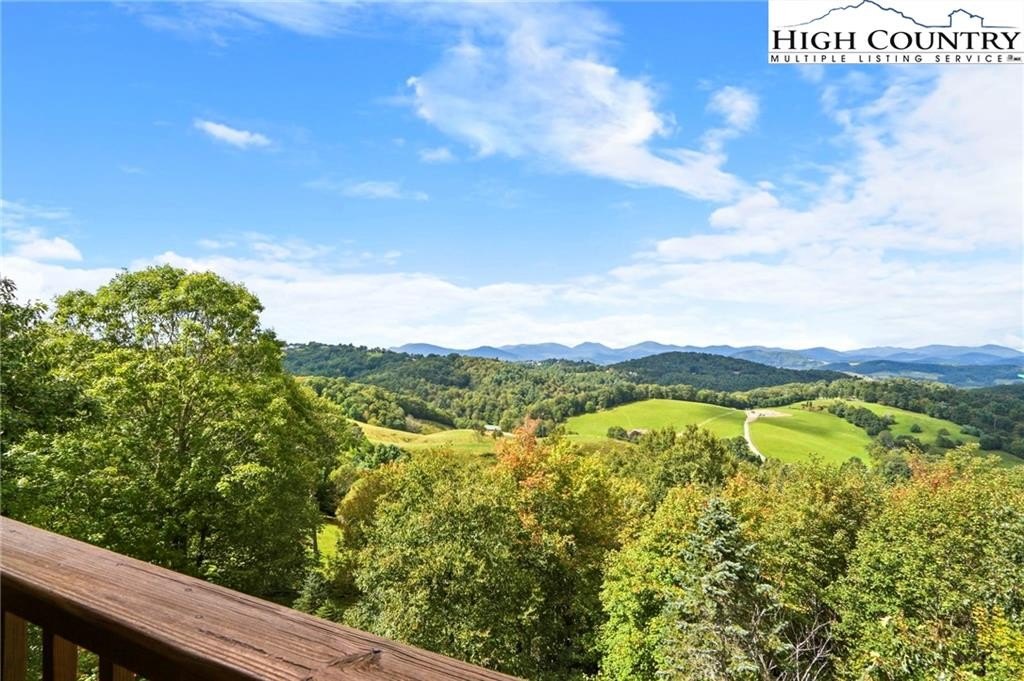 Boone, North Carolina, 28607, United States, 3 Bedrooms Bedrooms, ,3 BathroomsBathrooms,Residential,For Sale,1941298