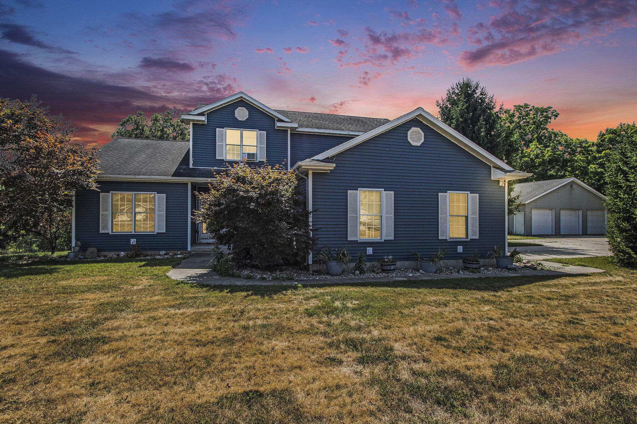 Edwardsburg, Michigan, 49112, United States, 6 Bedrooms Bedrooms, ,4 BathroomsBathrooms,Residential,For Sale,1940260