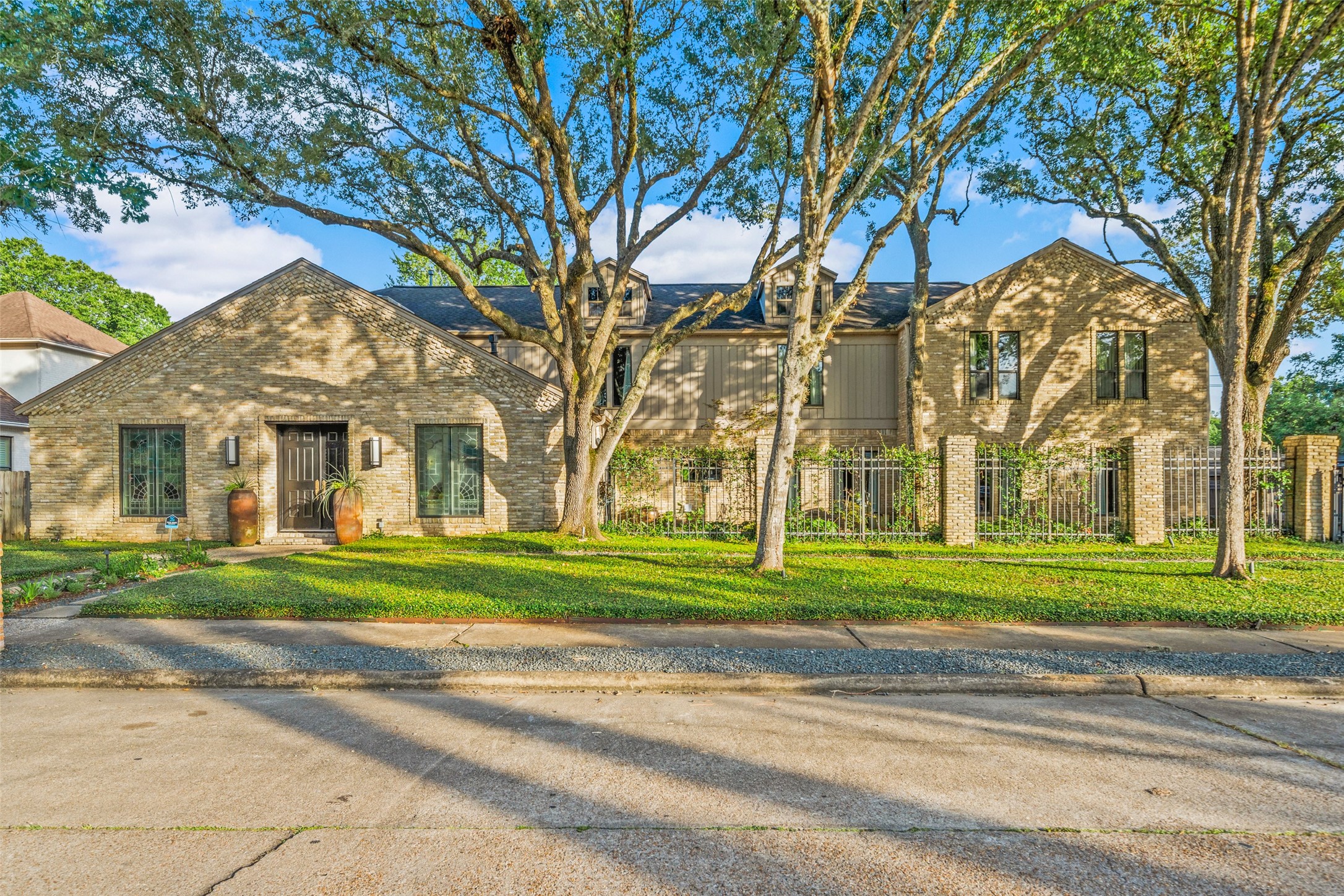  16310 Brook Forest Drive - 物件實景